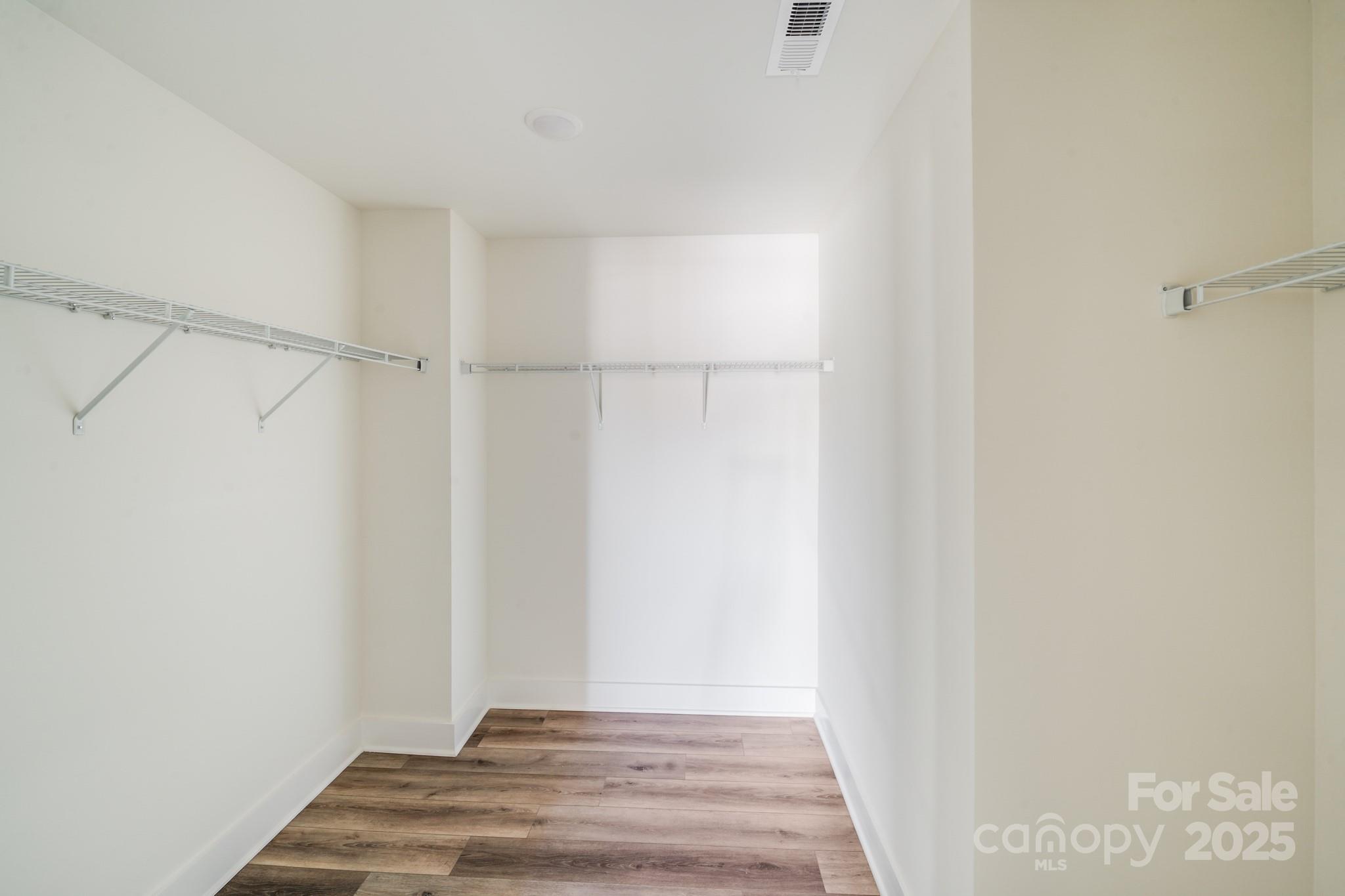 property viewer photo 42