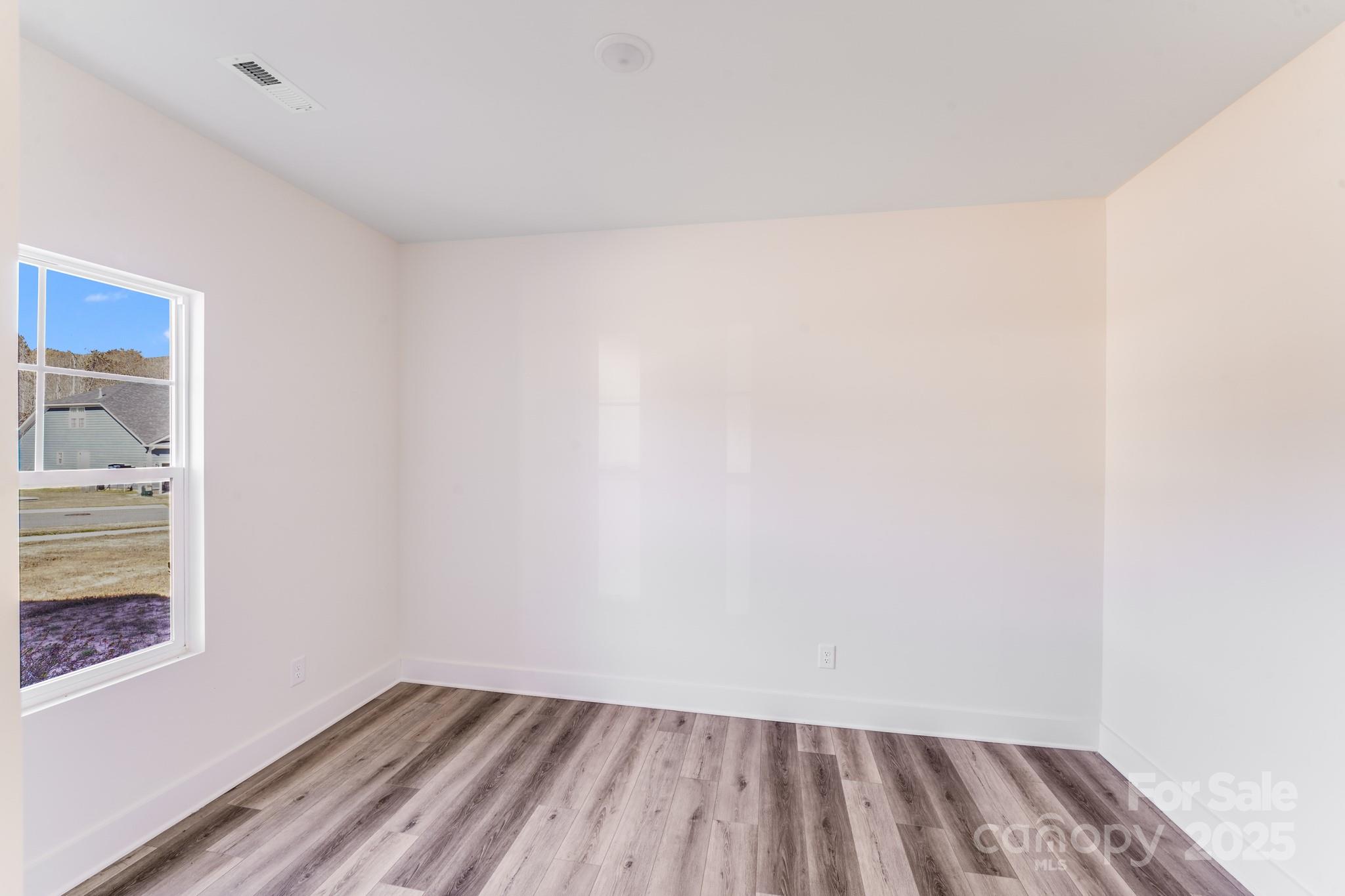 property viewer photo 5