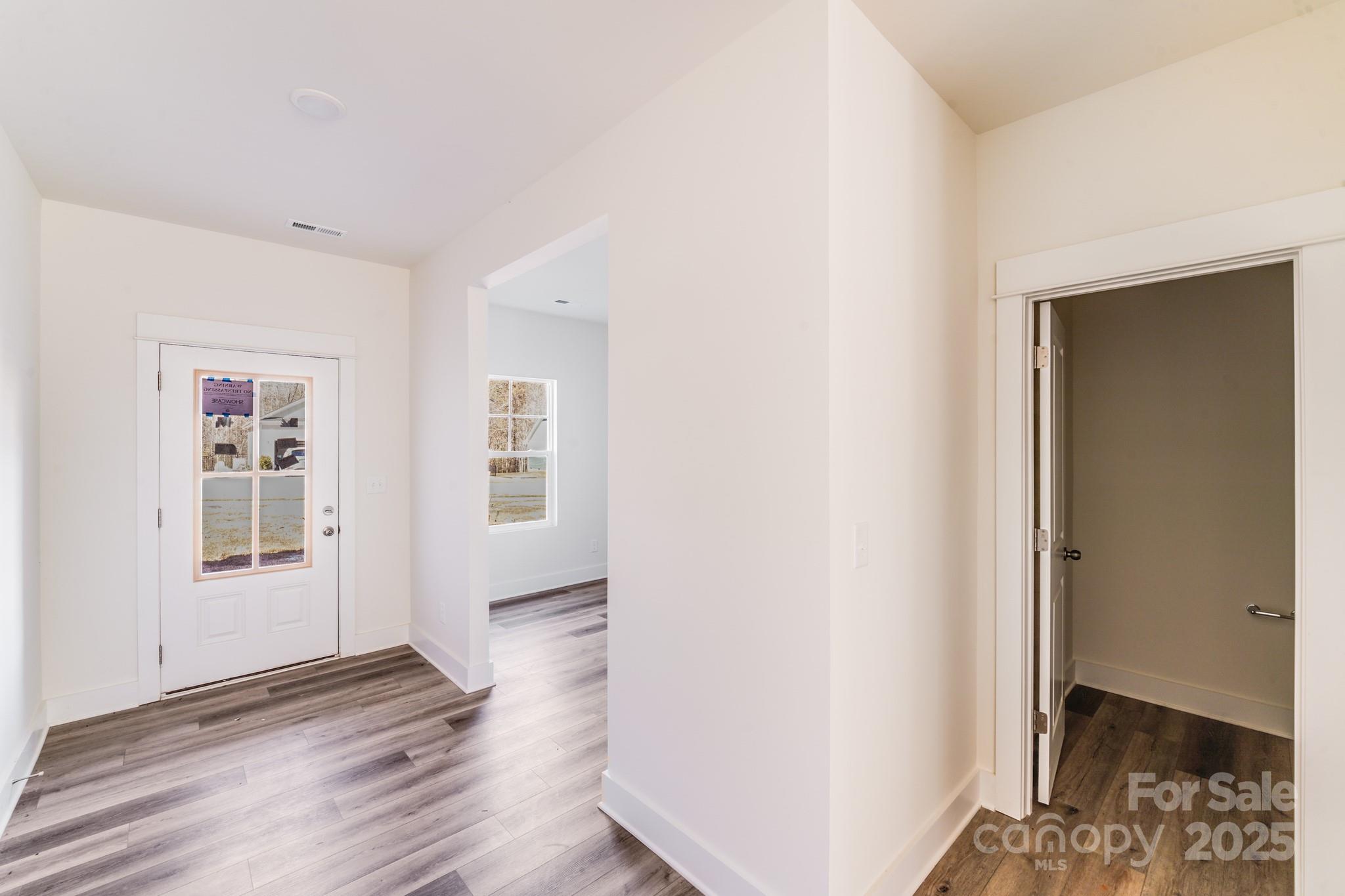 property viewer photo 6