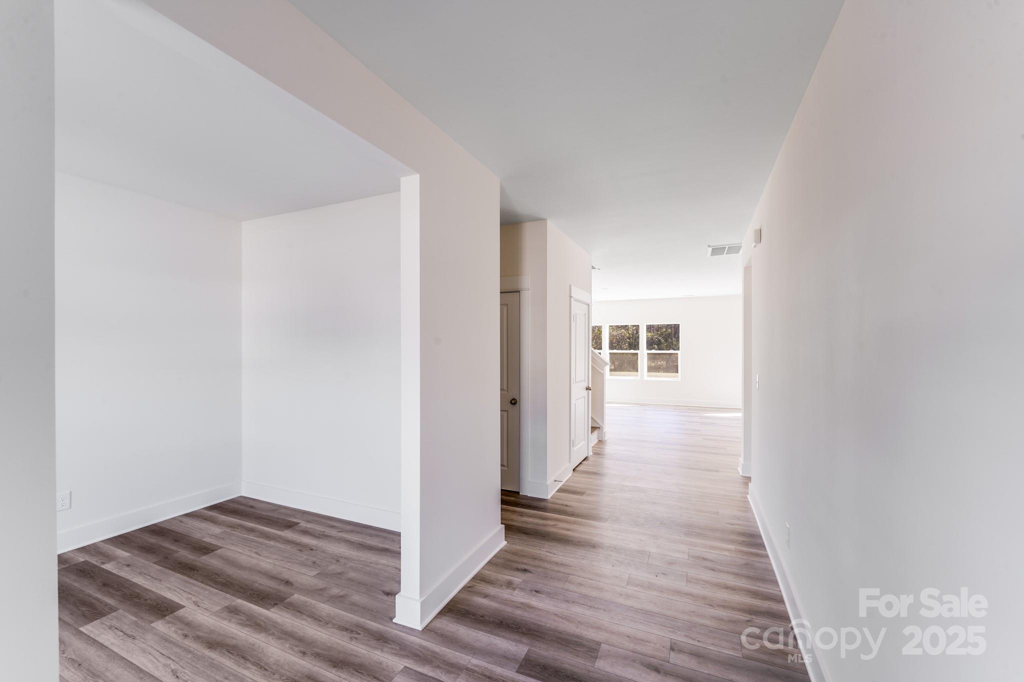 property viewer photo 7
