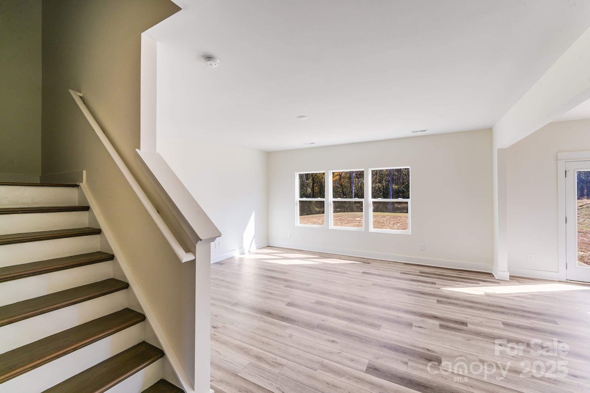 property viewer photo 9