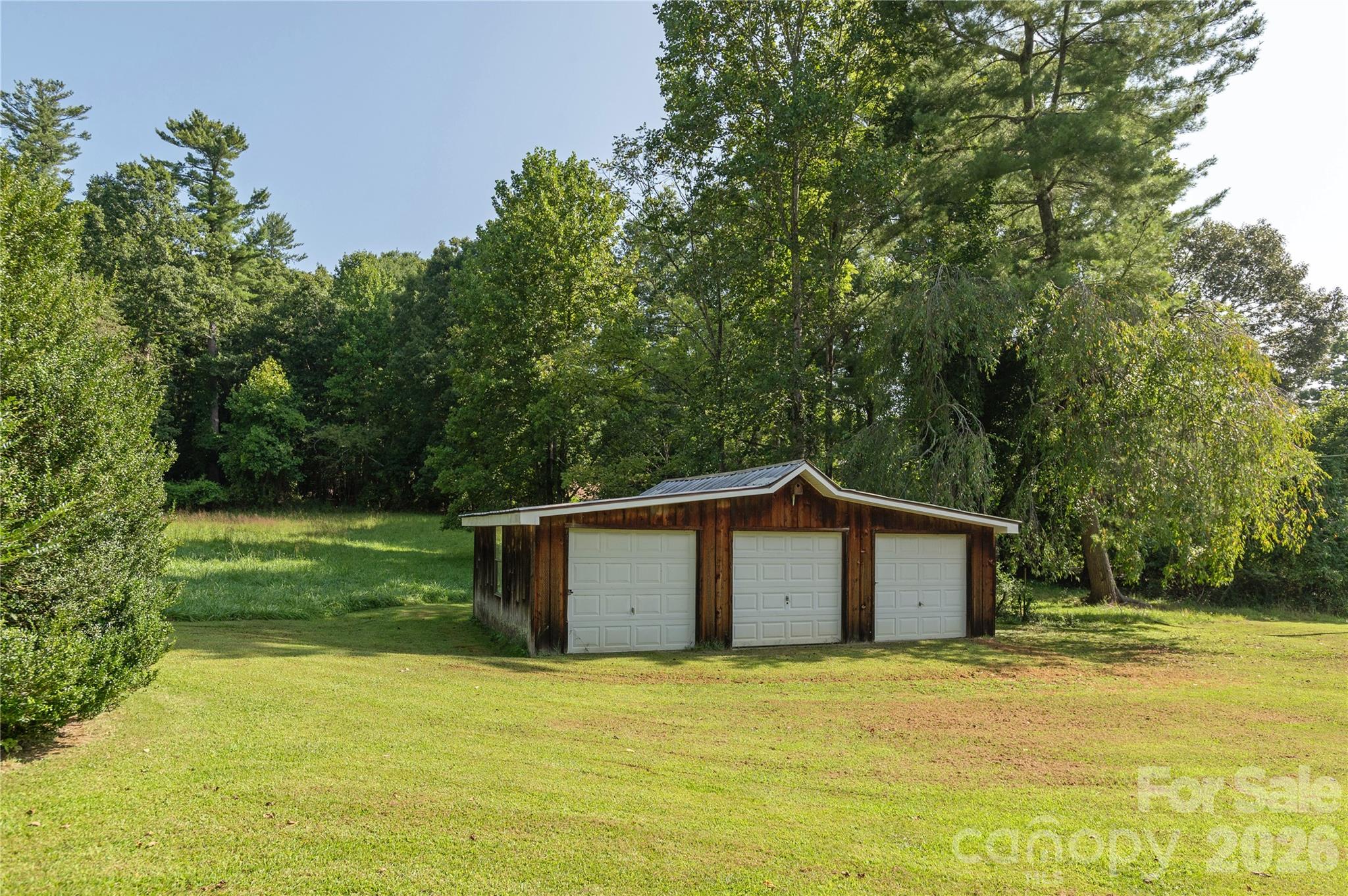 main property photo 11
