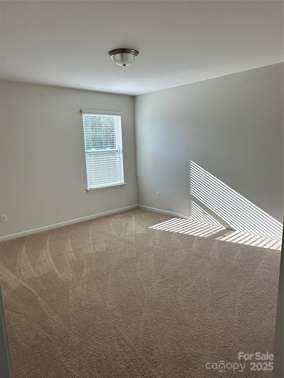 property viewer photo 15