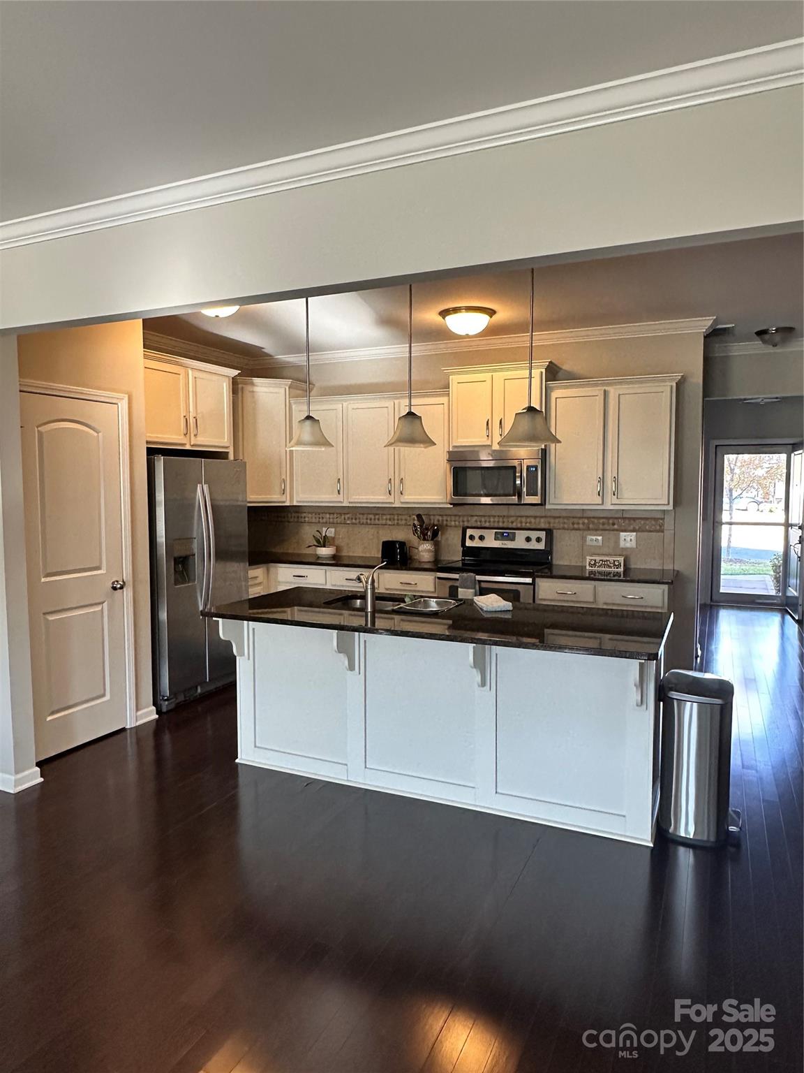property viewer photo 2