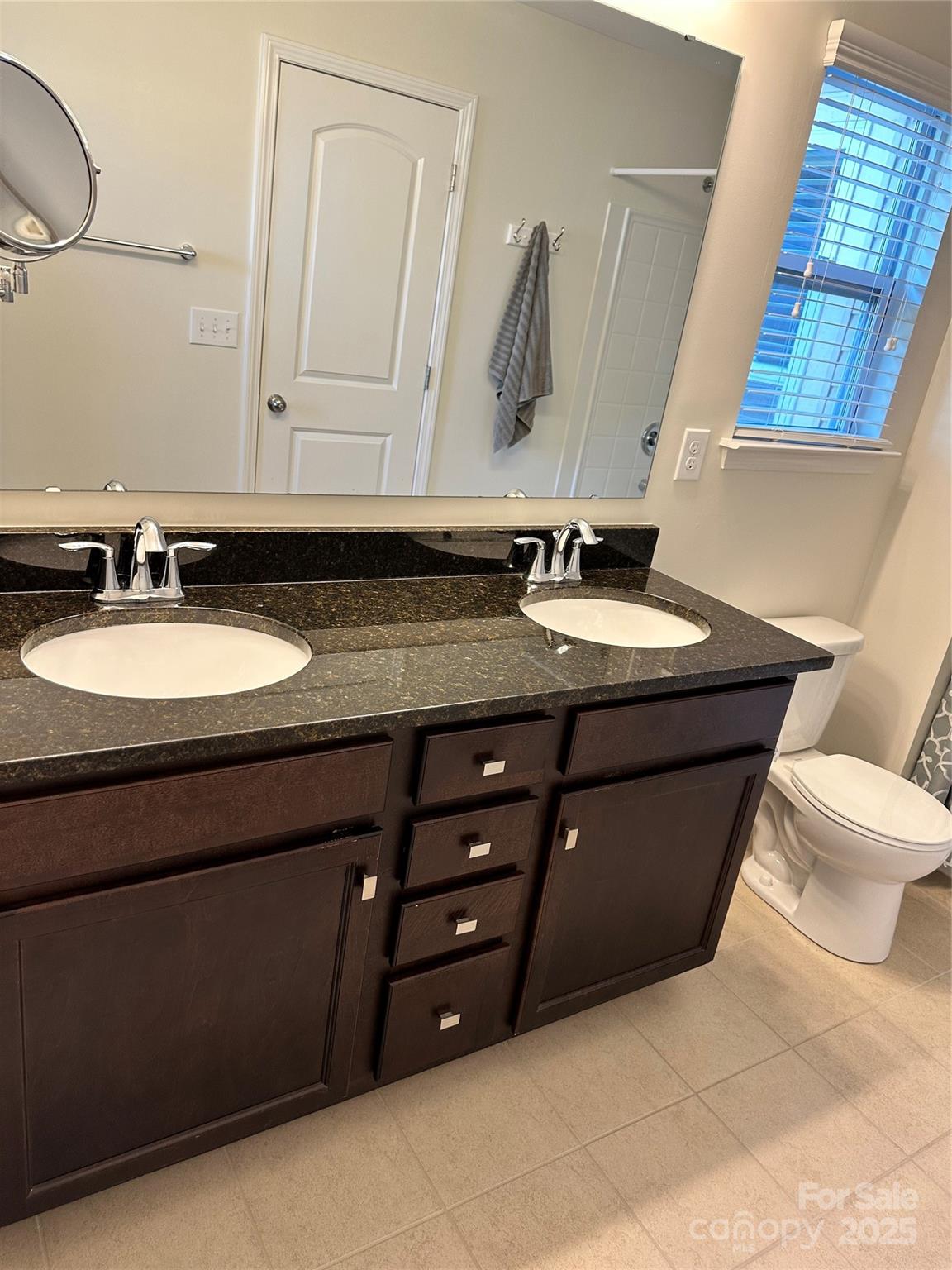 property viewer photo 23