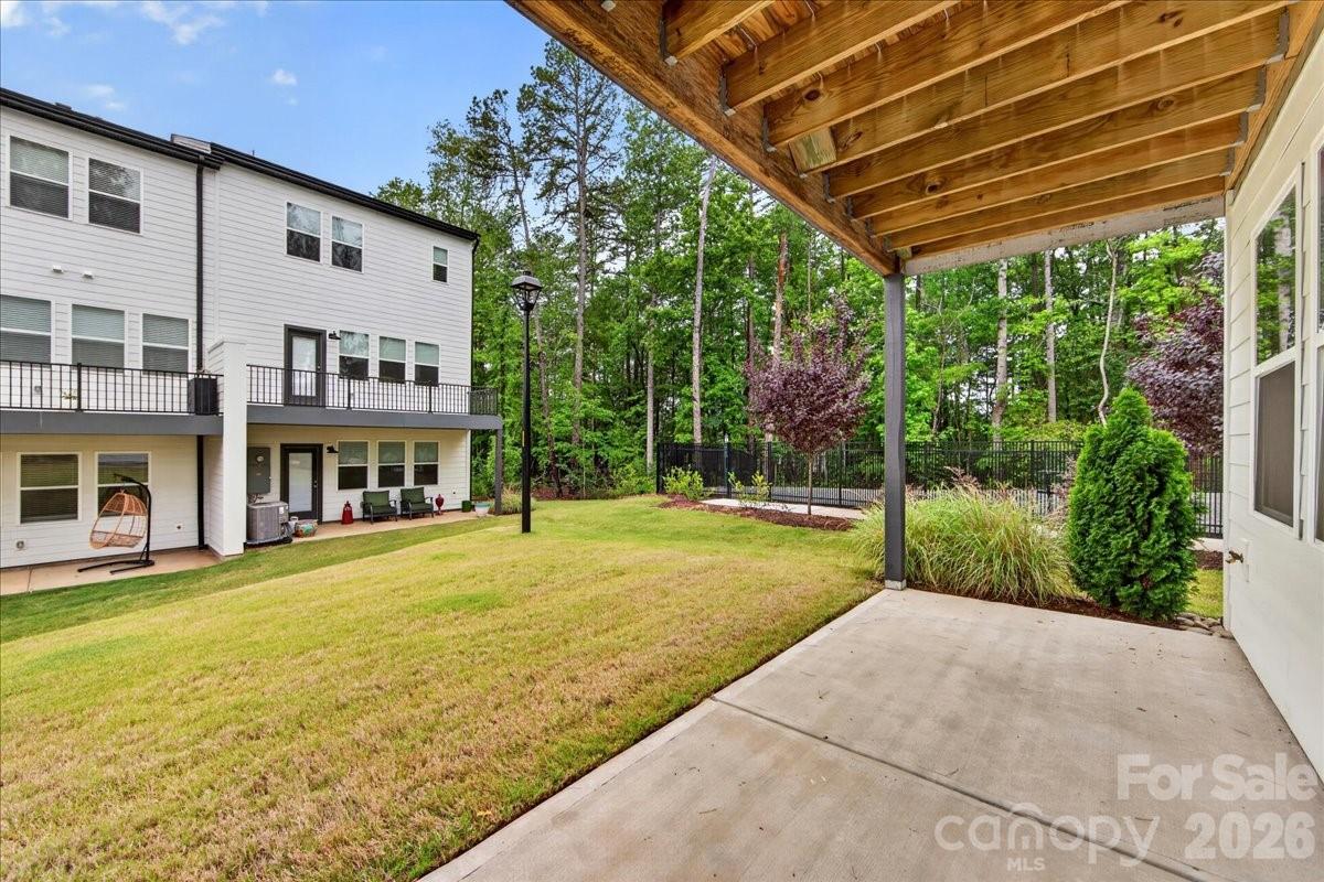main property photo 32