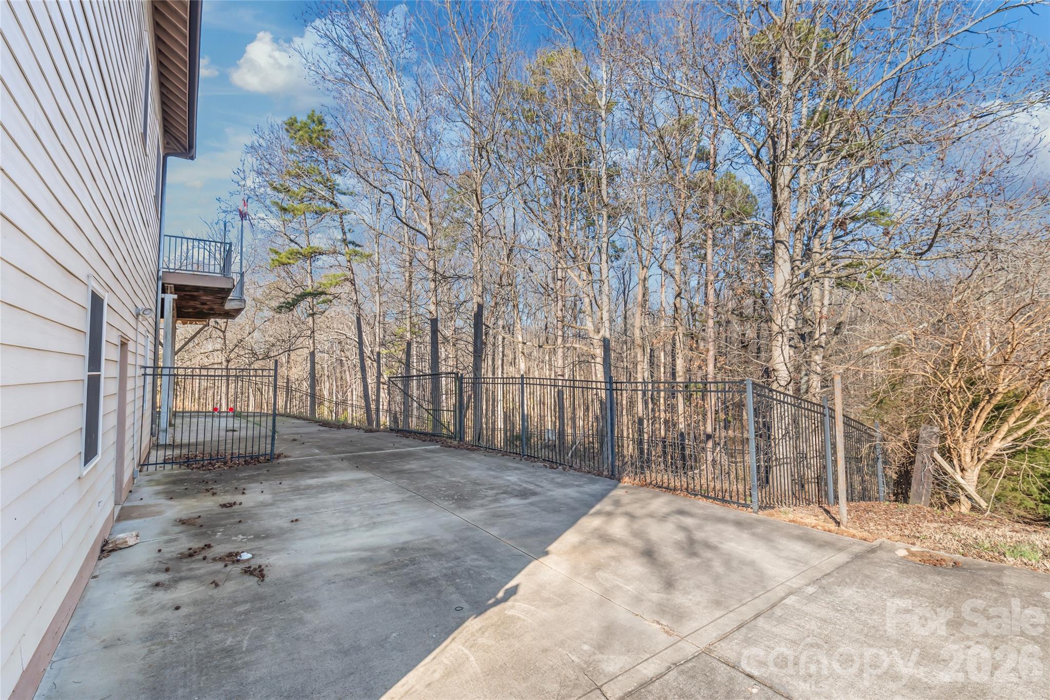 main property photo 39