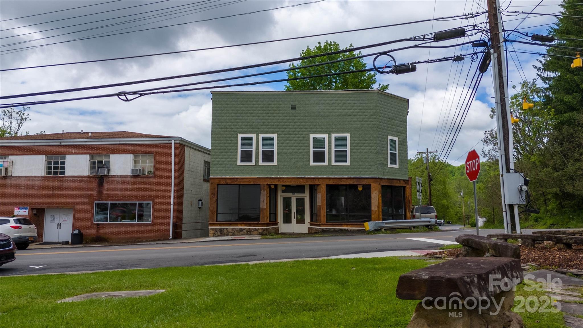 main property photo 16