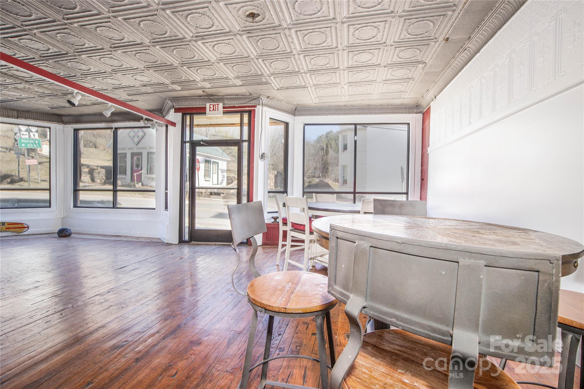 main property photo 23