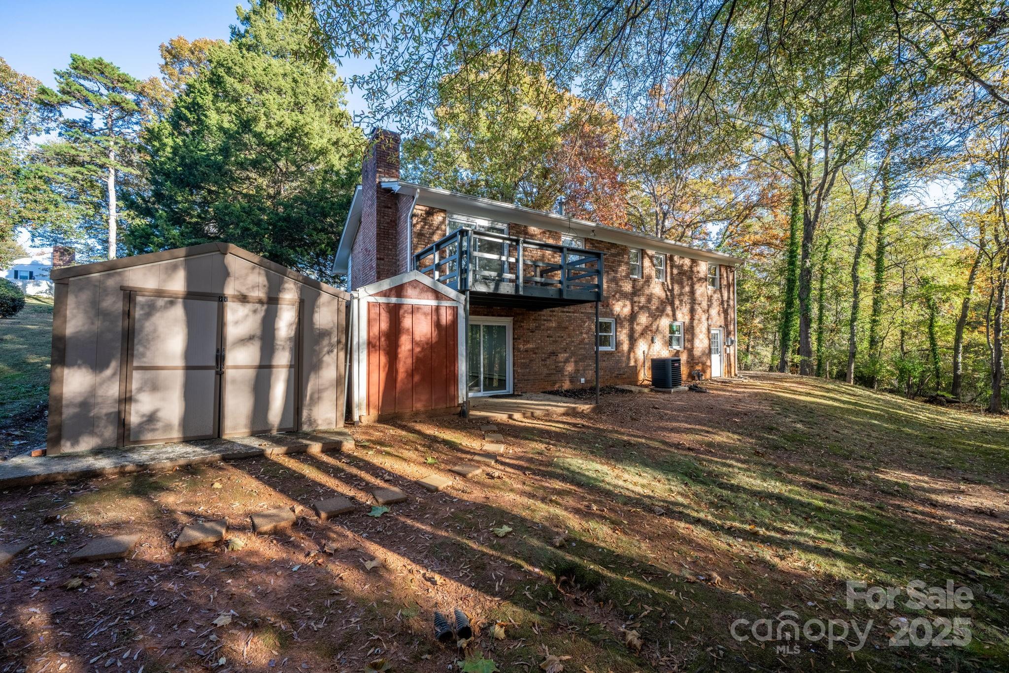 main property photo 32