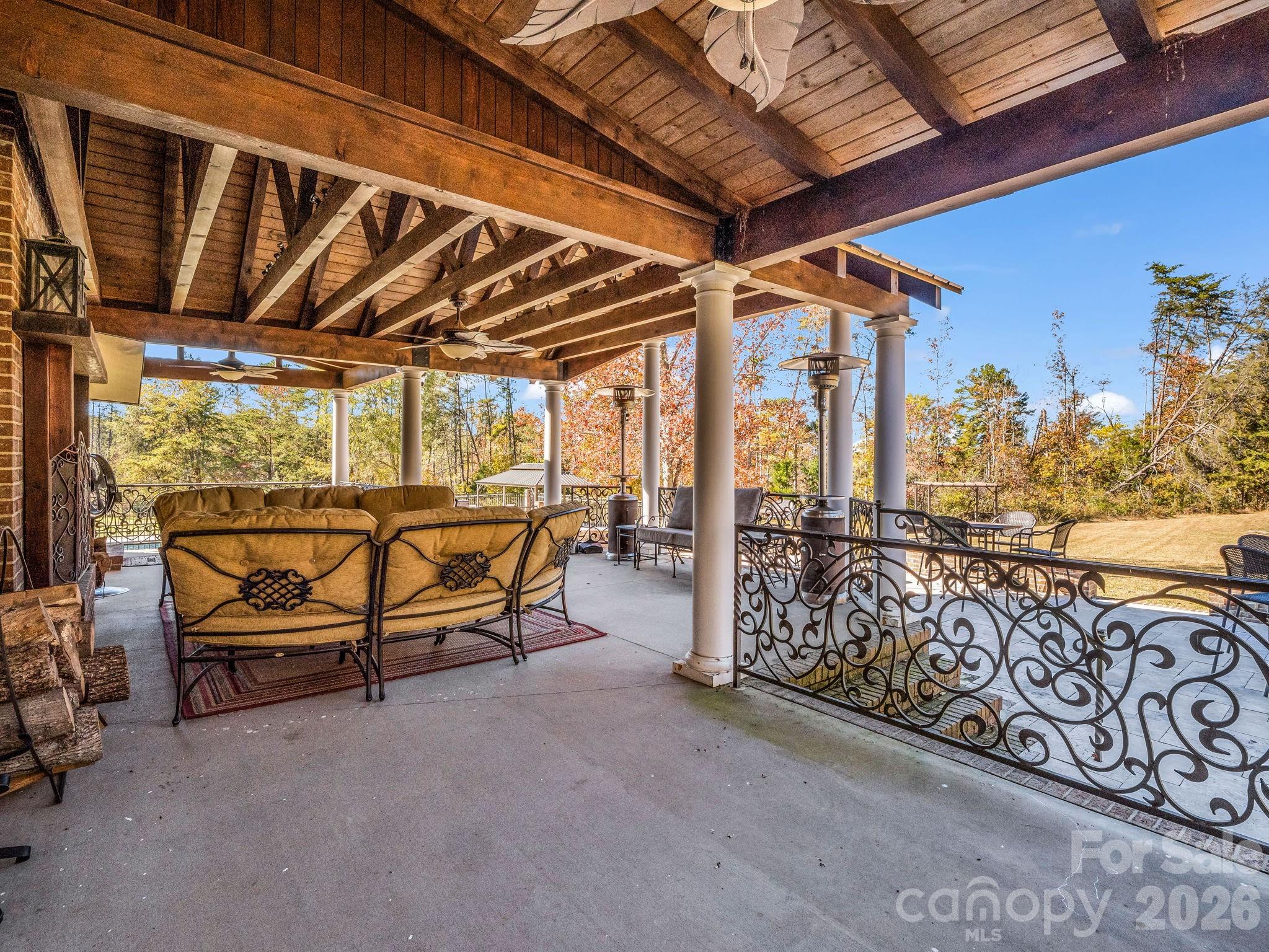 main property photo 40