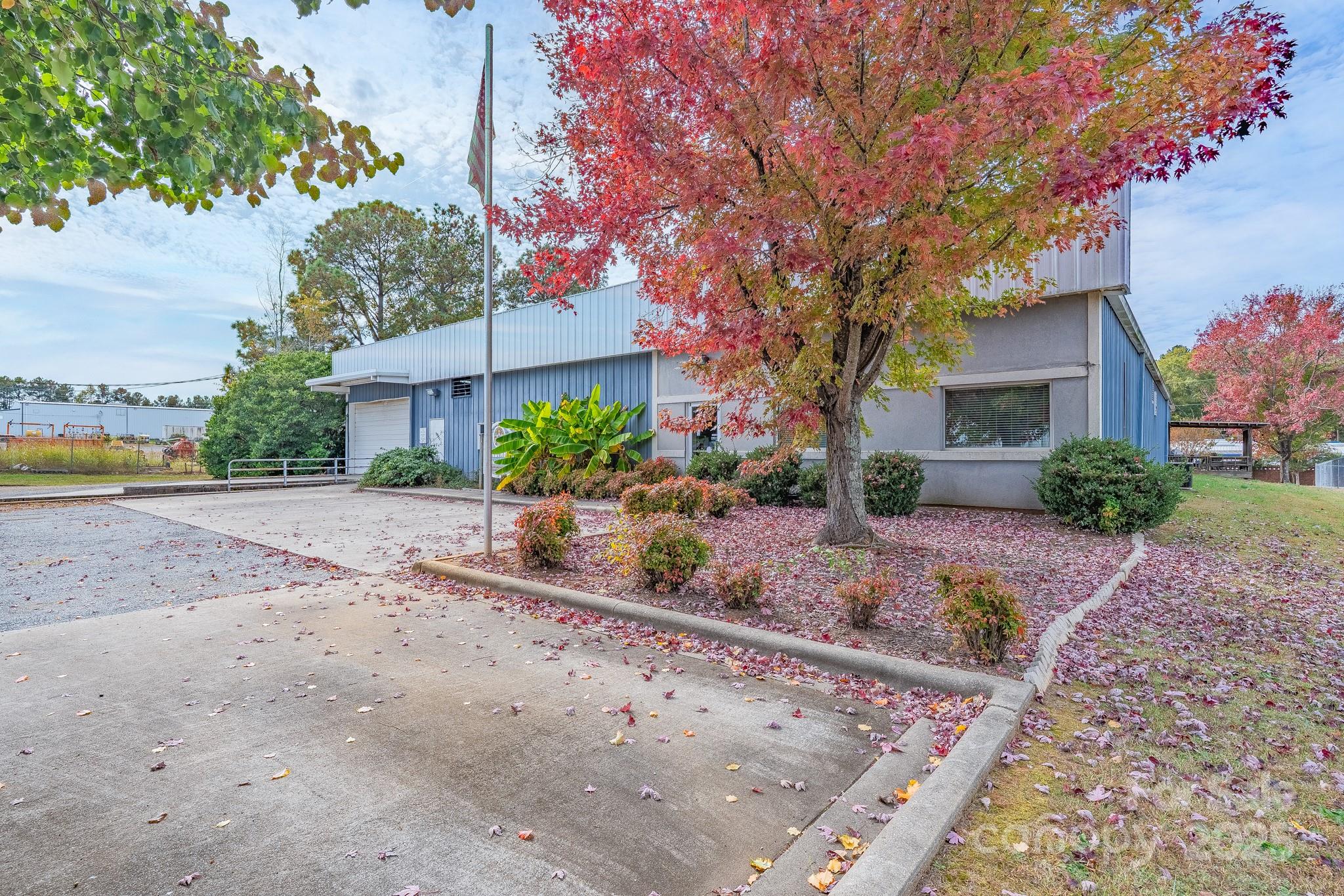 main property photo 13