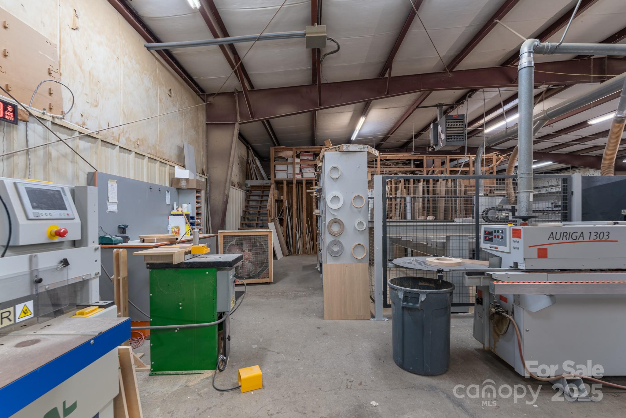 main property photo 40