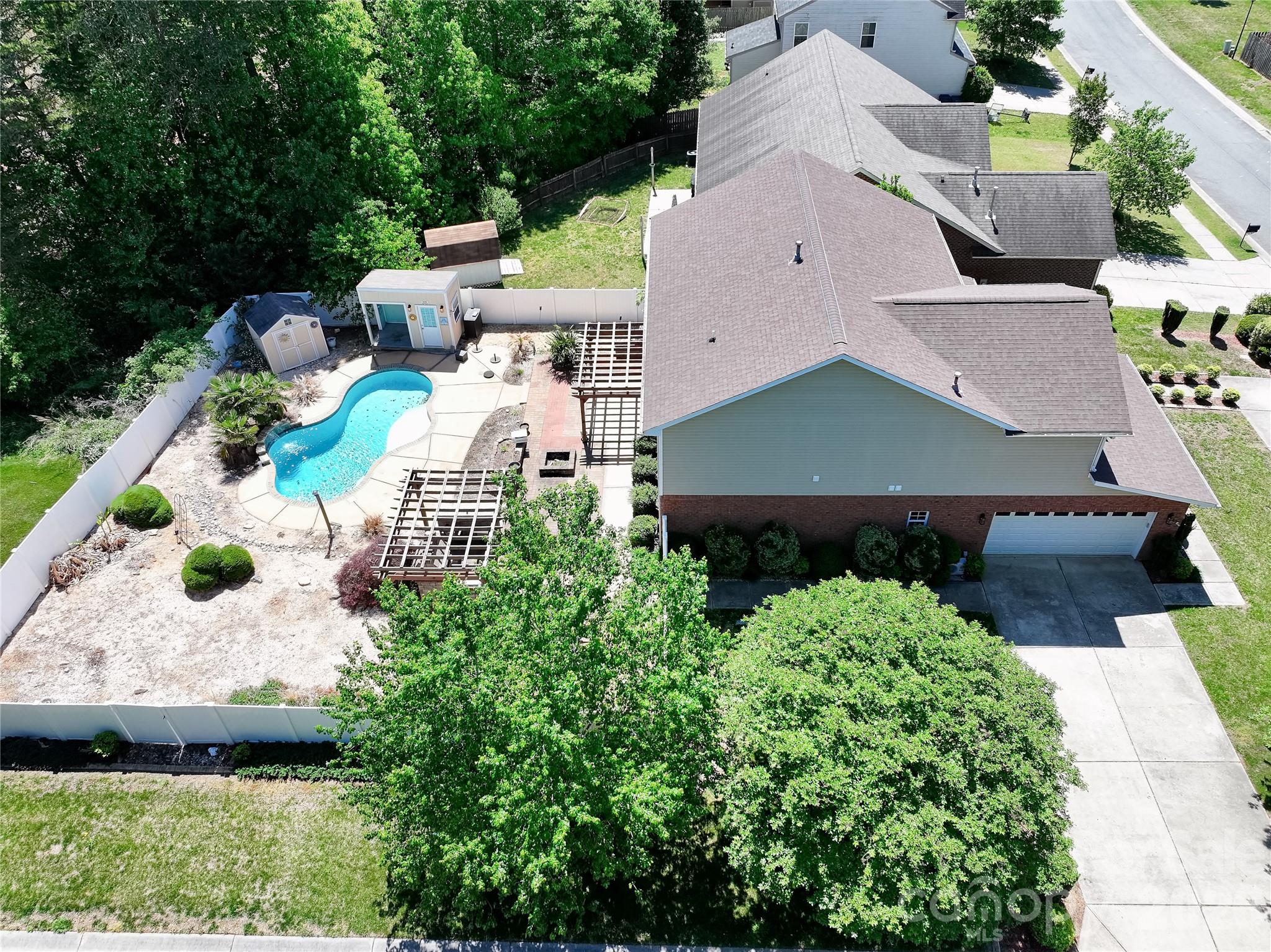main property photo 44