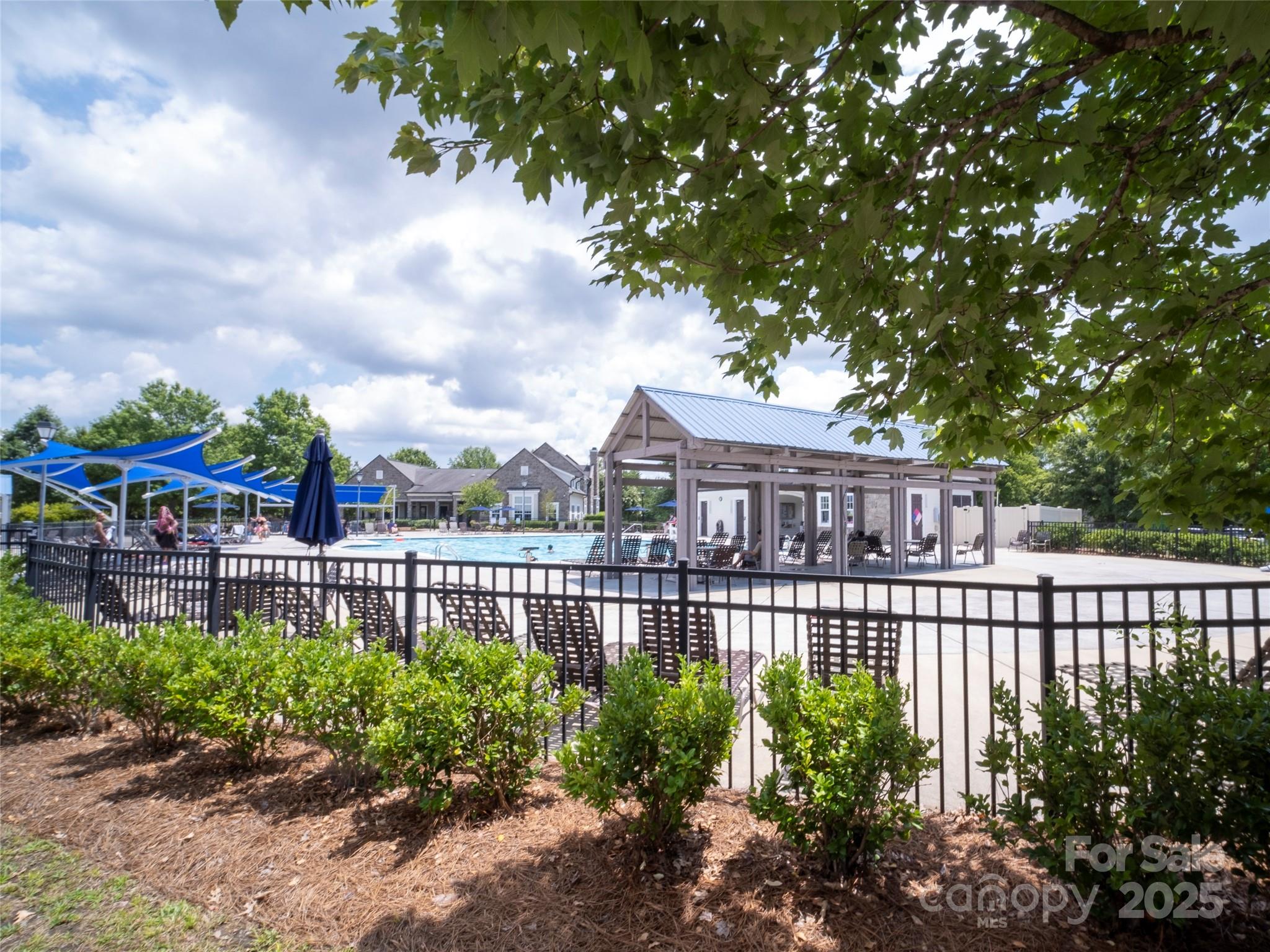 property viewer photo 37