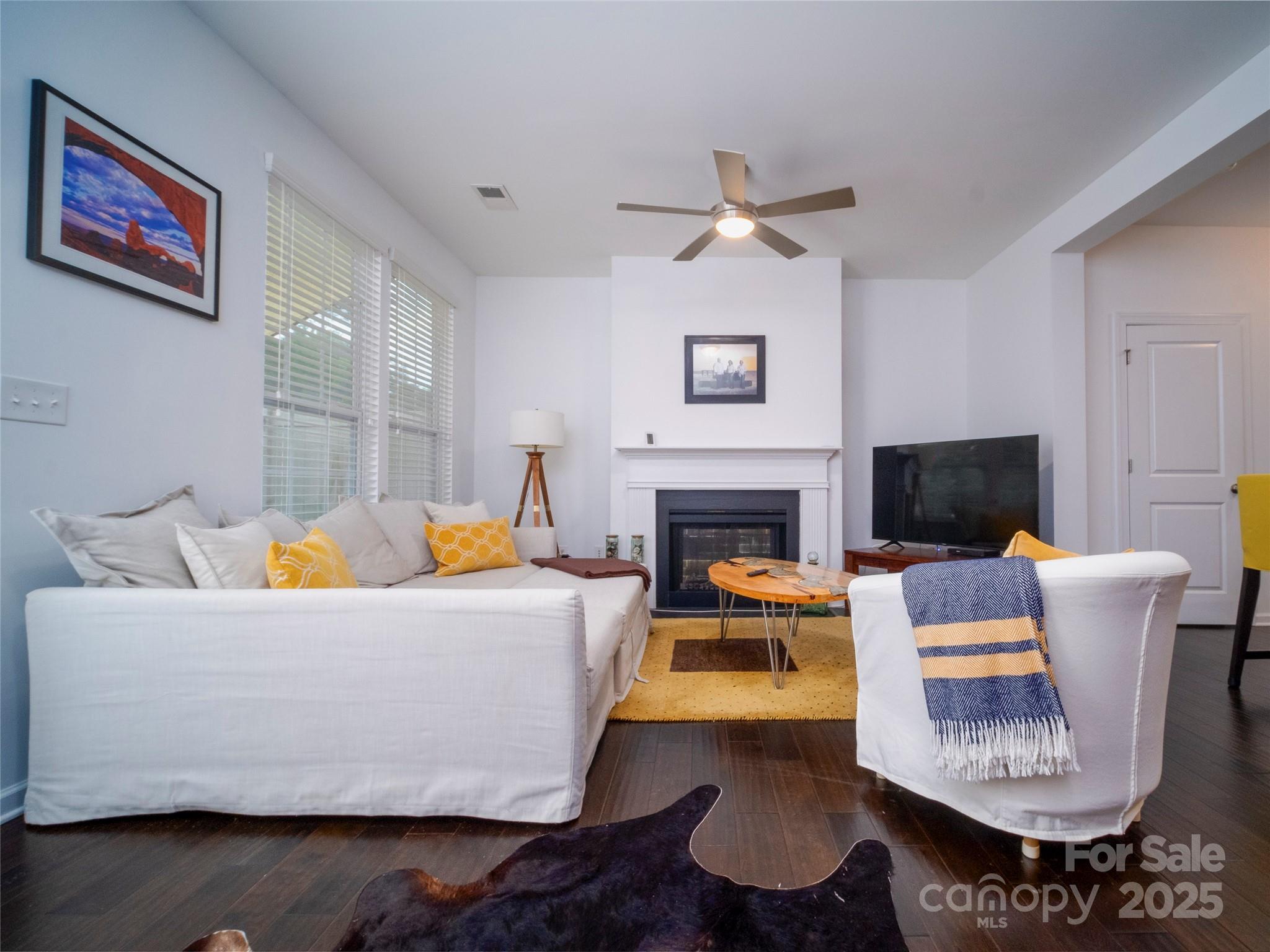 property viewer photo 9