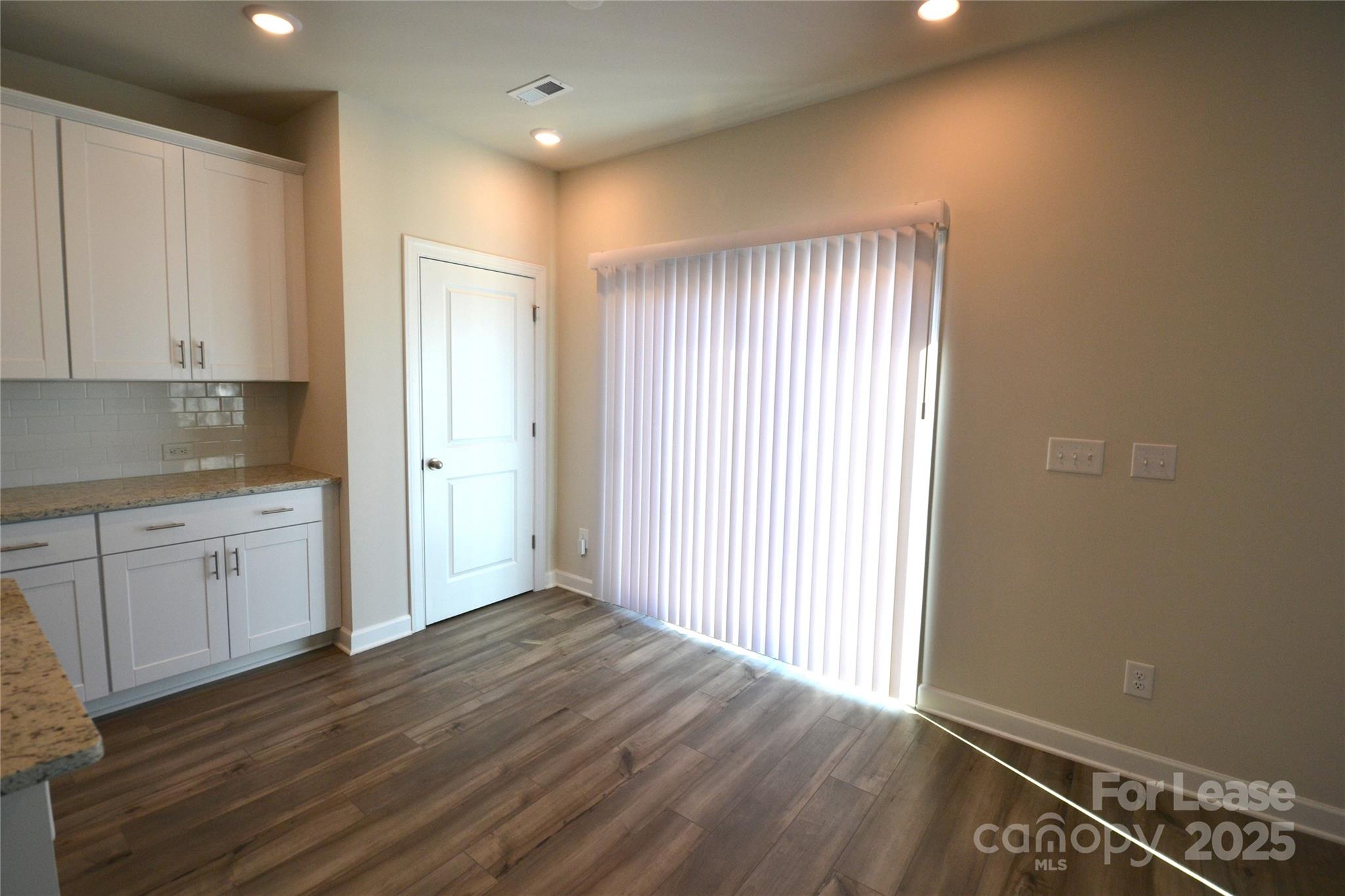 property viewer photo 12
