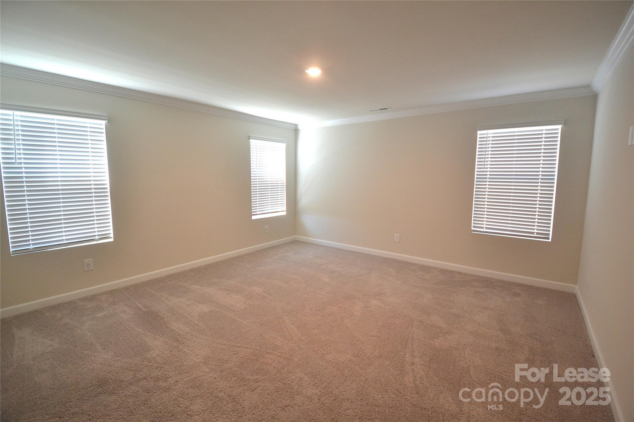 property viewer photo 16
