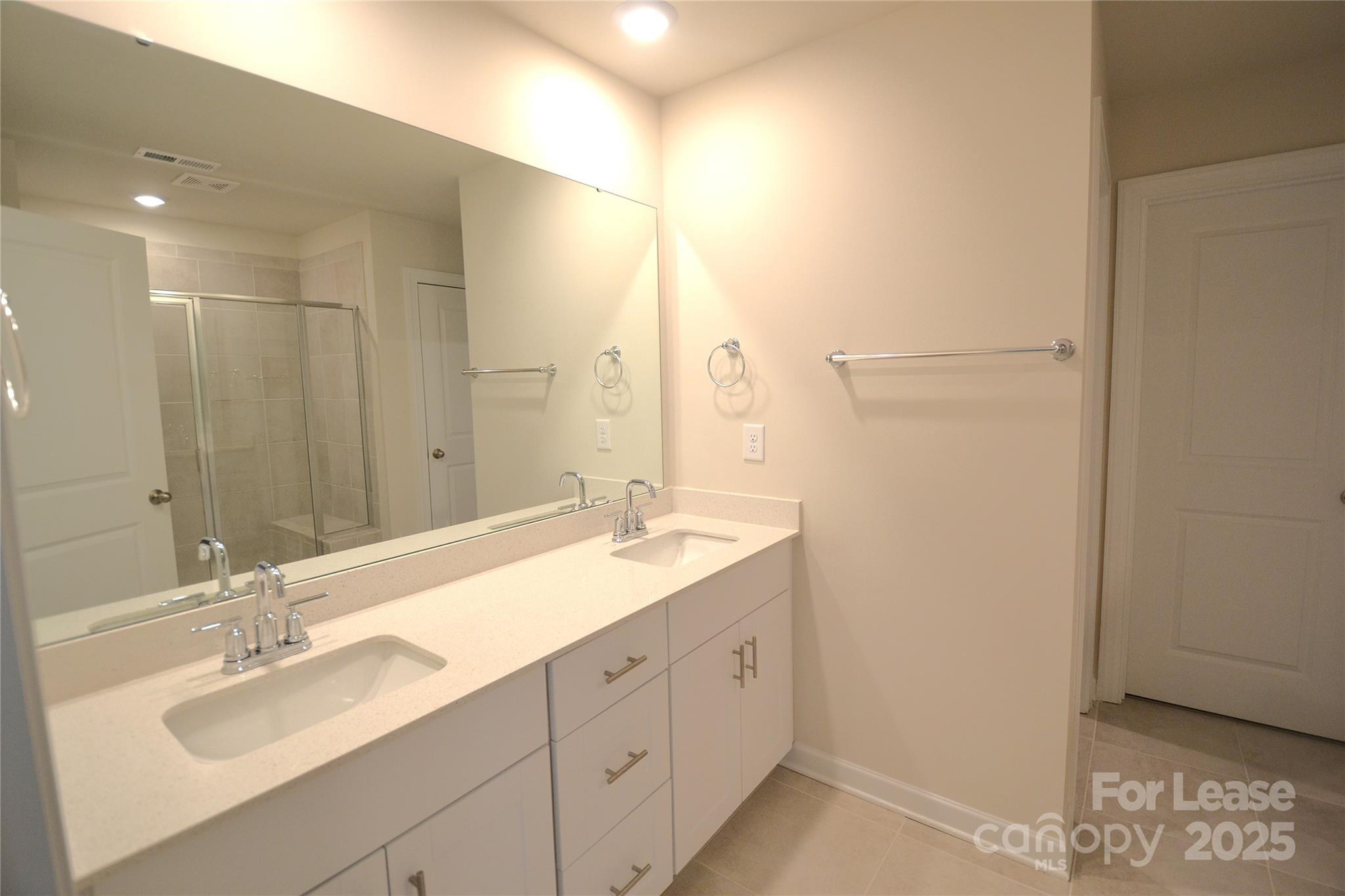 property viewer photo 20