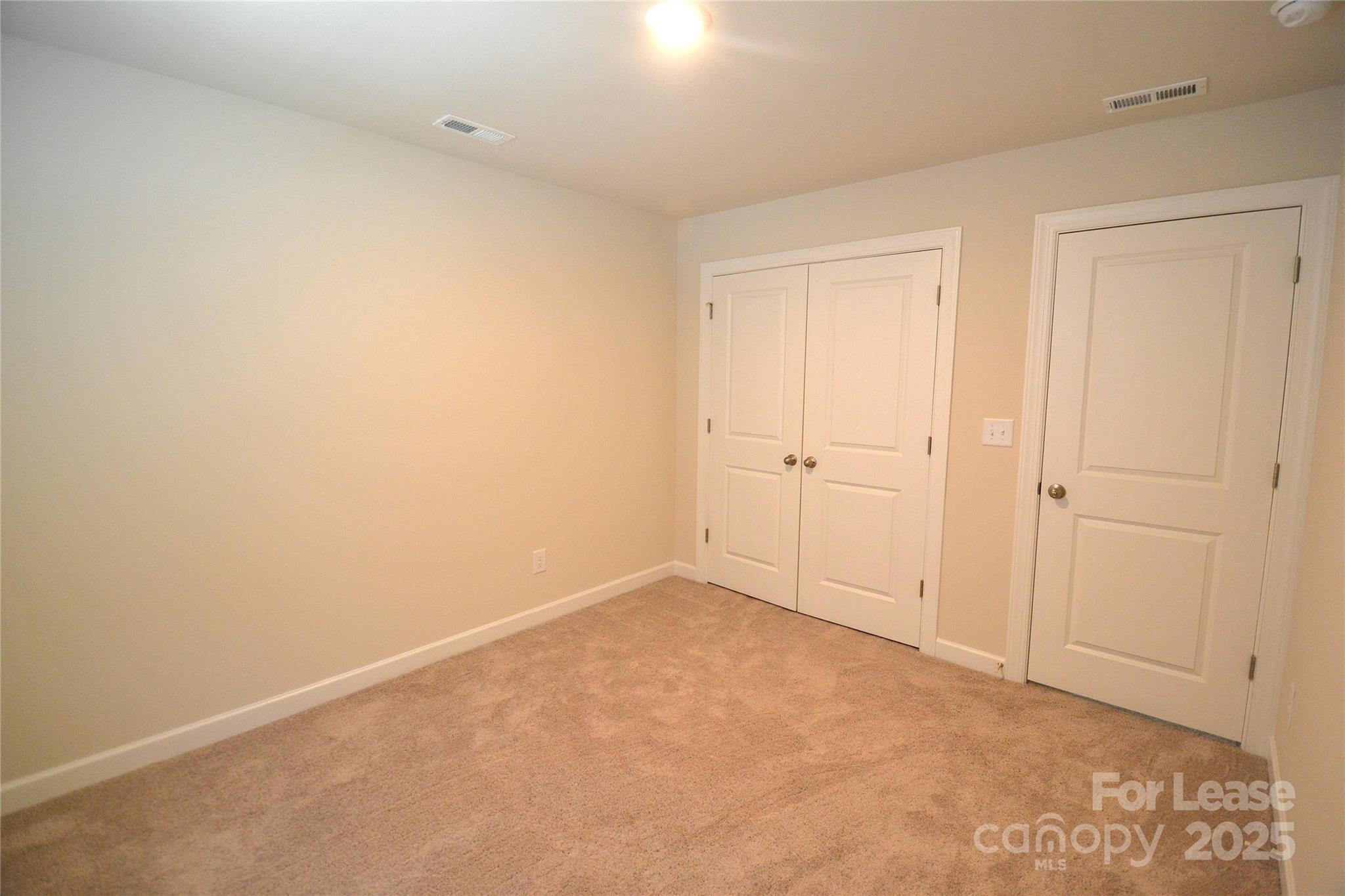 property viewer photo 25