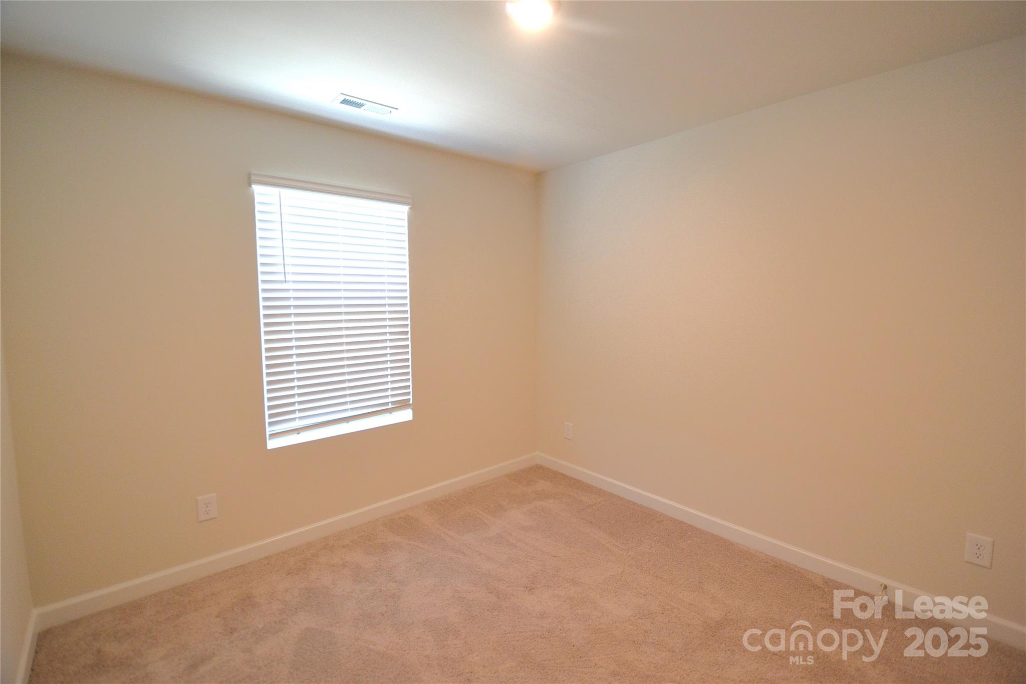 property viewer photo 31