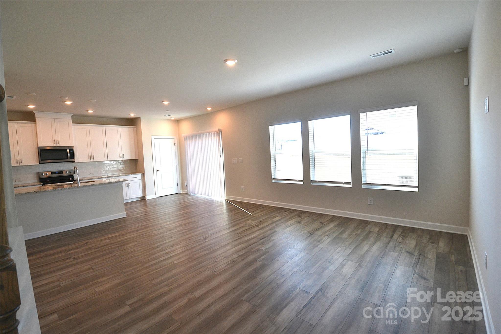 property viewer photo 4