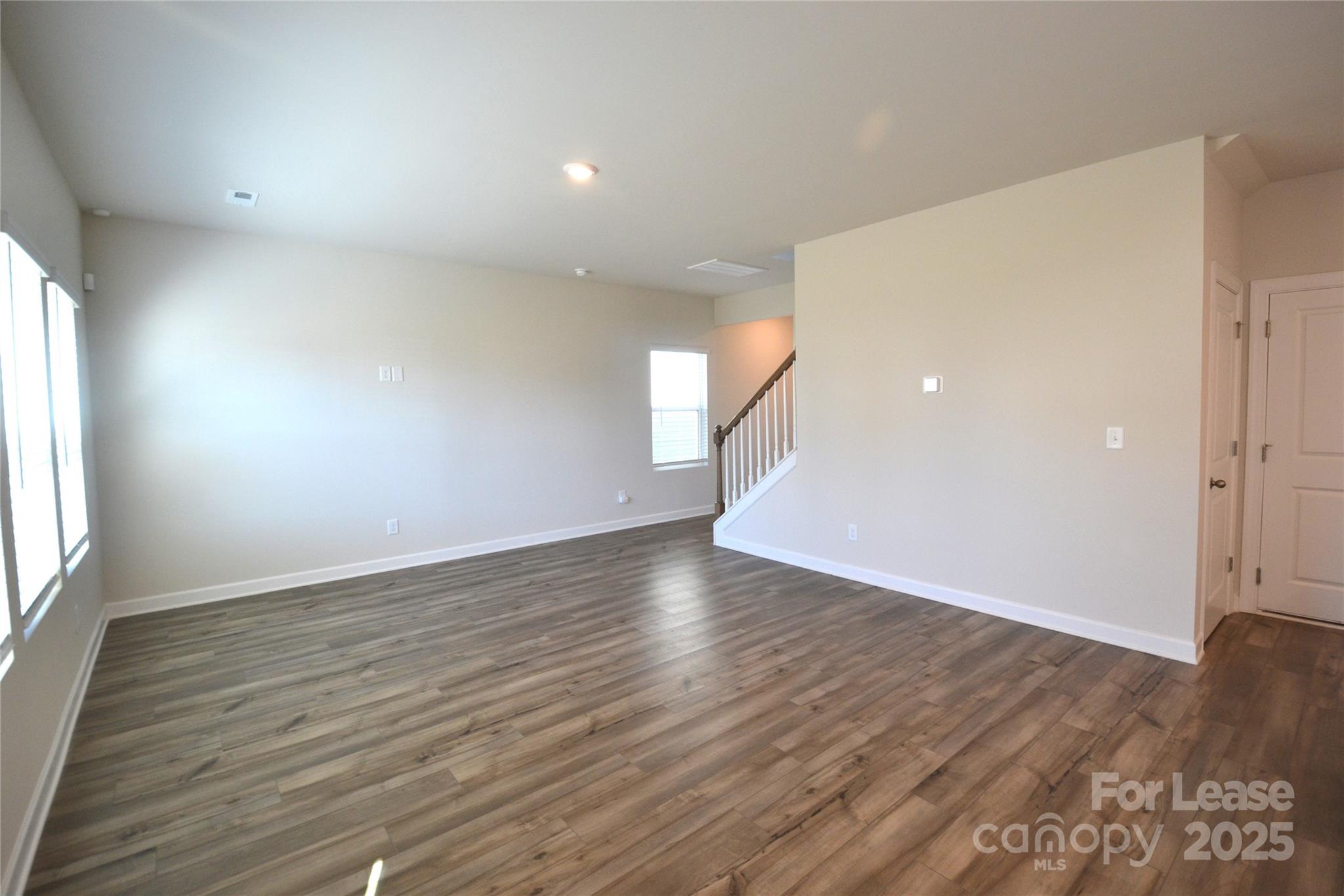 property viewer photo 7