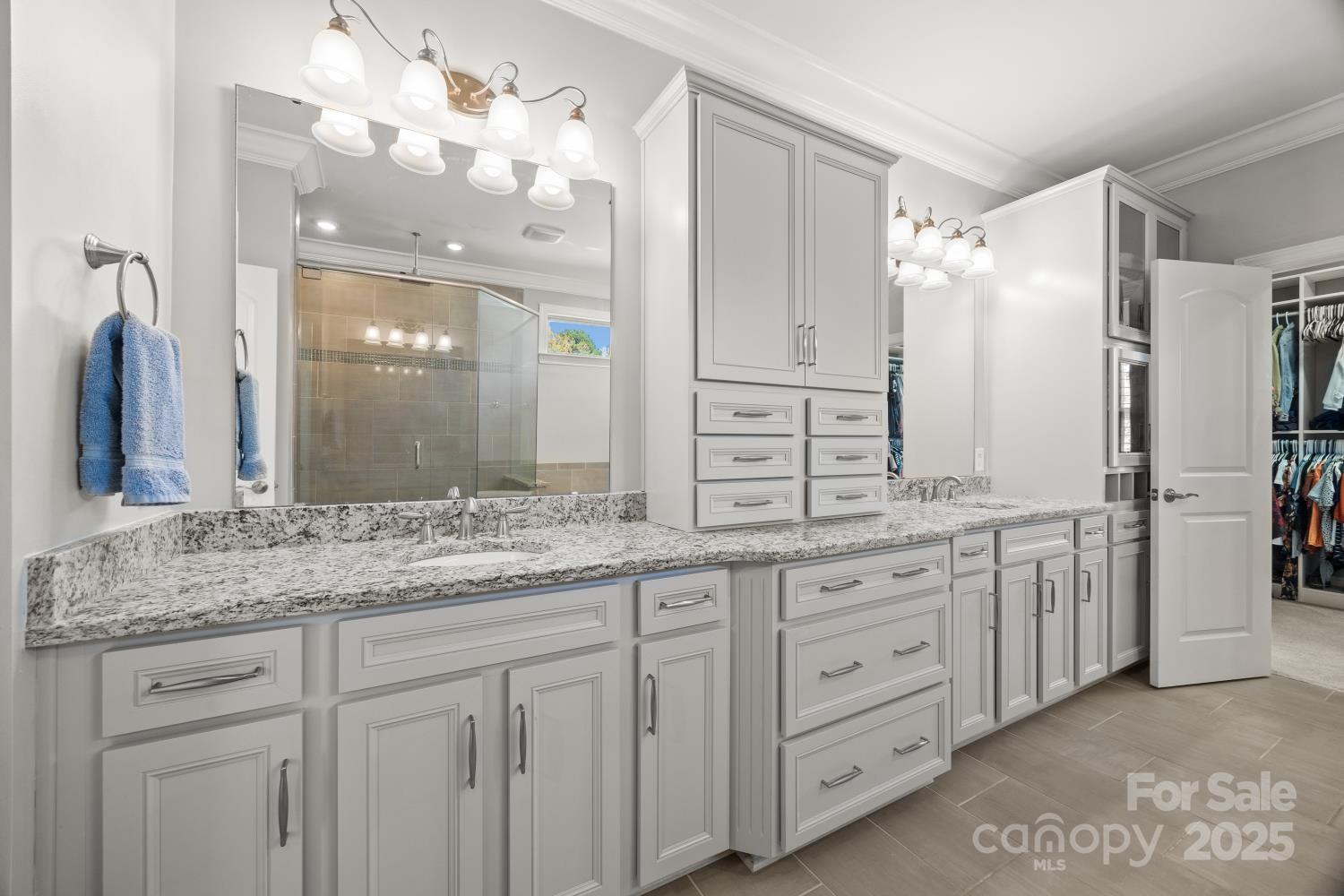 property viewer photo 24