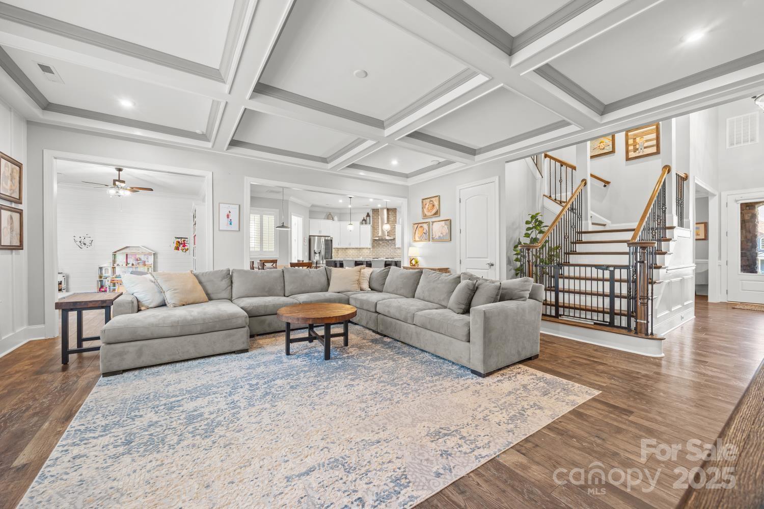 property viewer photo 6