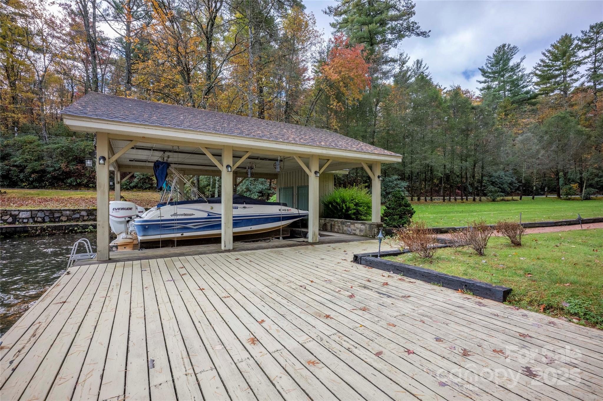 main property photo 32