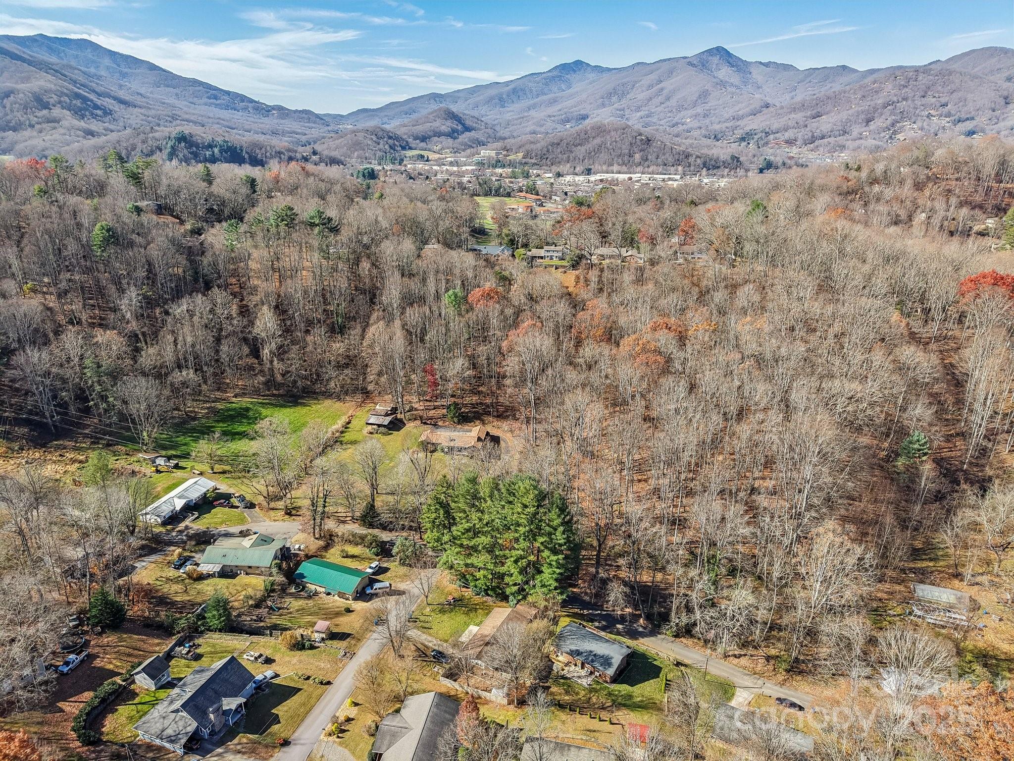 main property photo 40