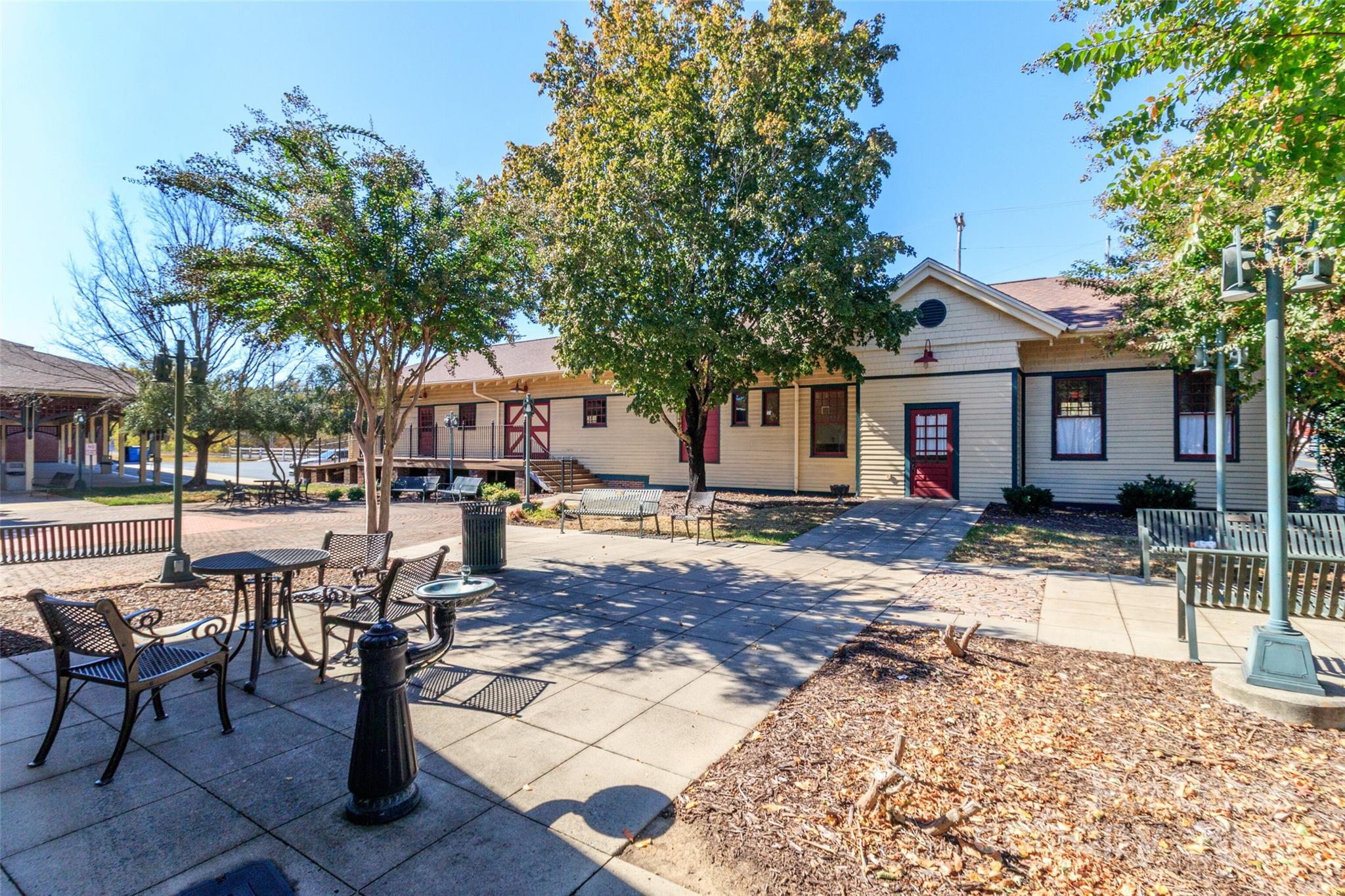 main property photo 30