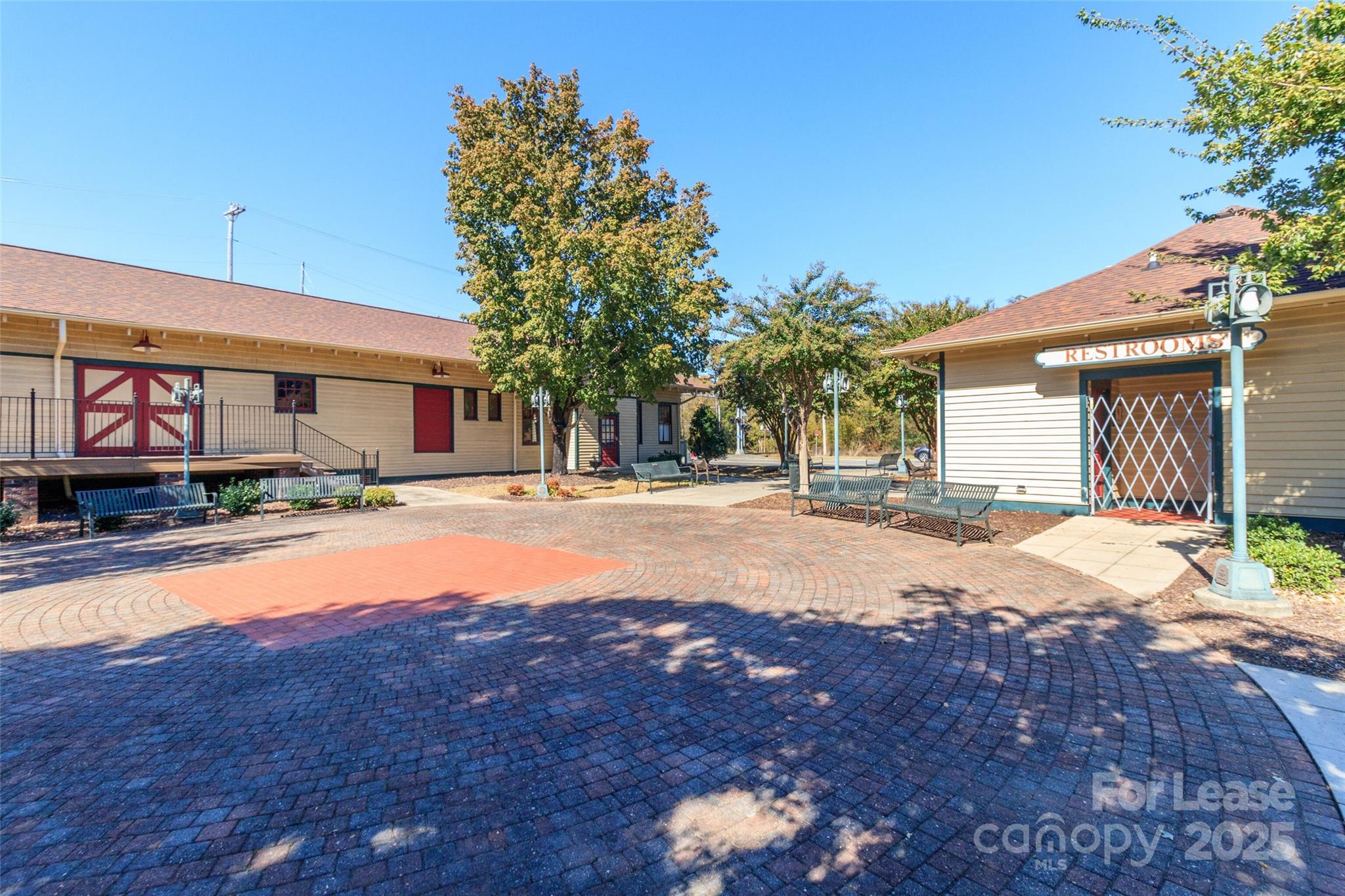 main property photo 31