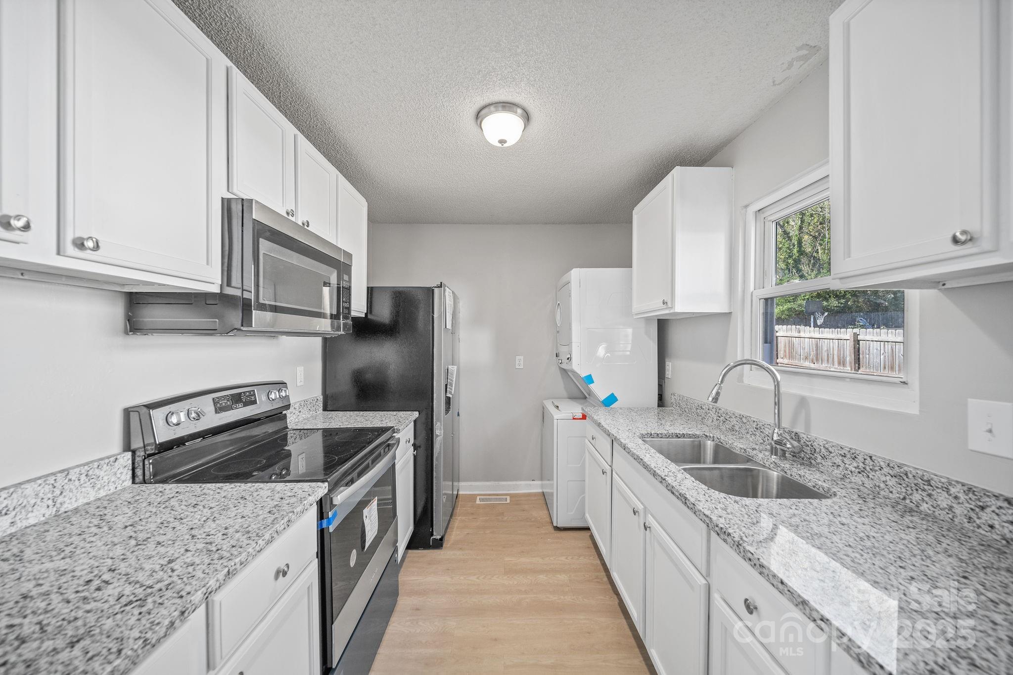 property viewer photo 1