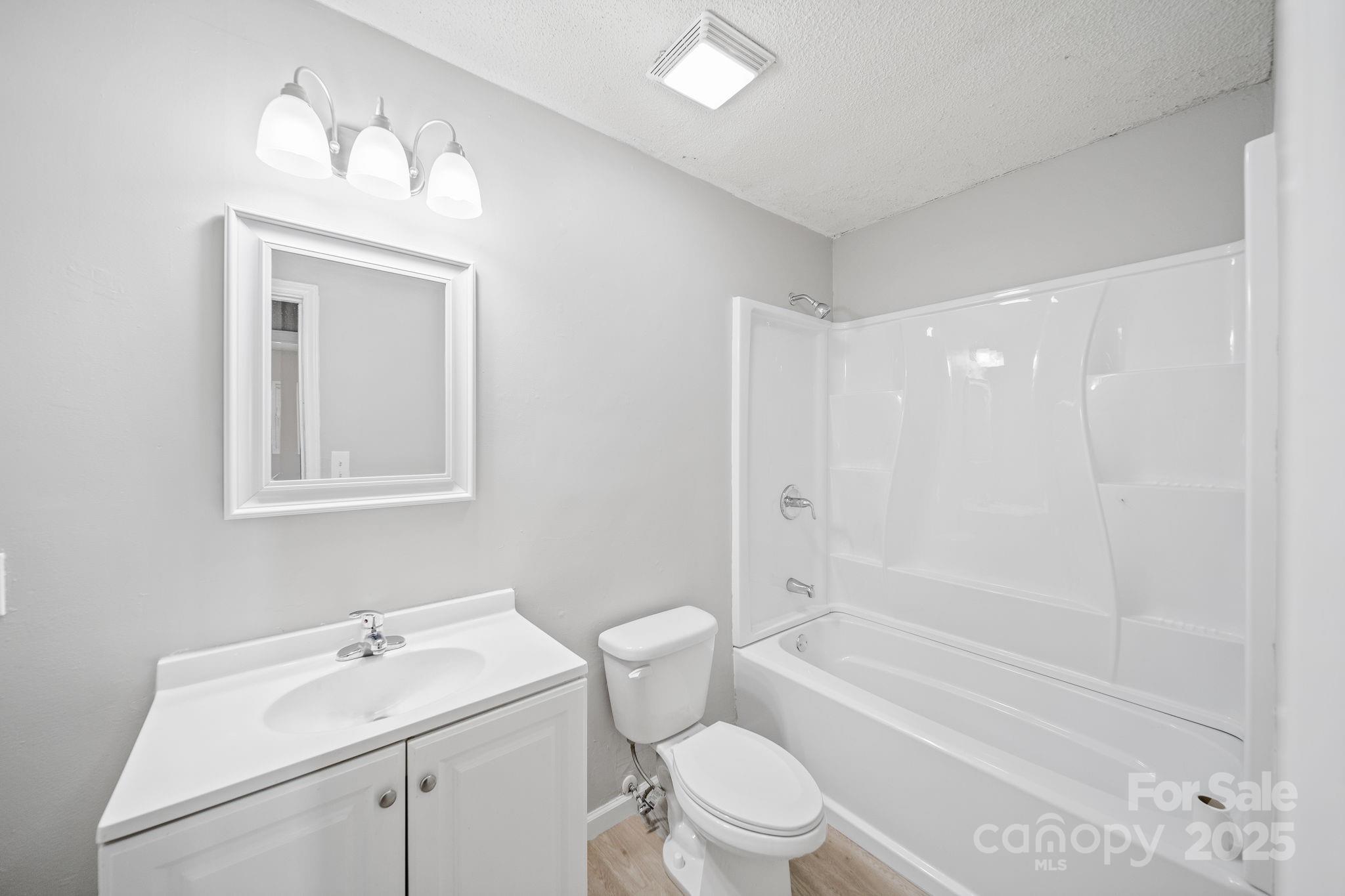property viewer photo 2
