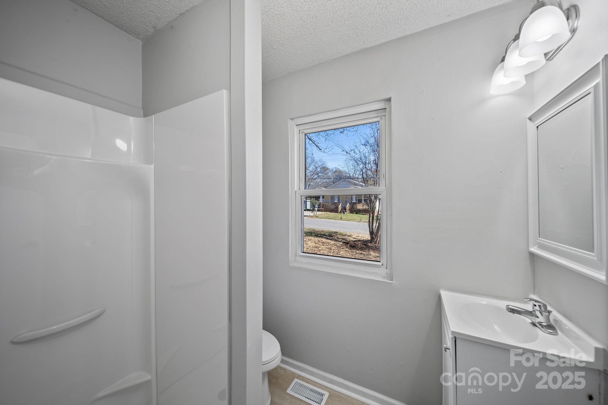 property viewer photo 7