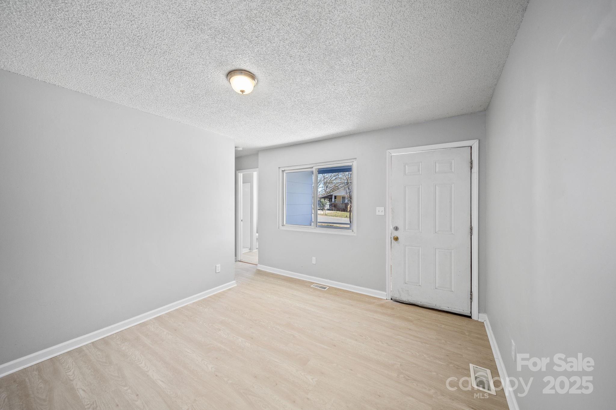 property viewer photo 9