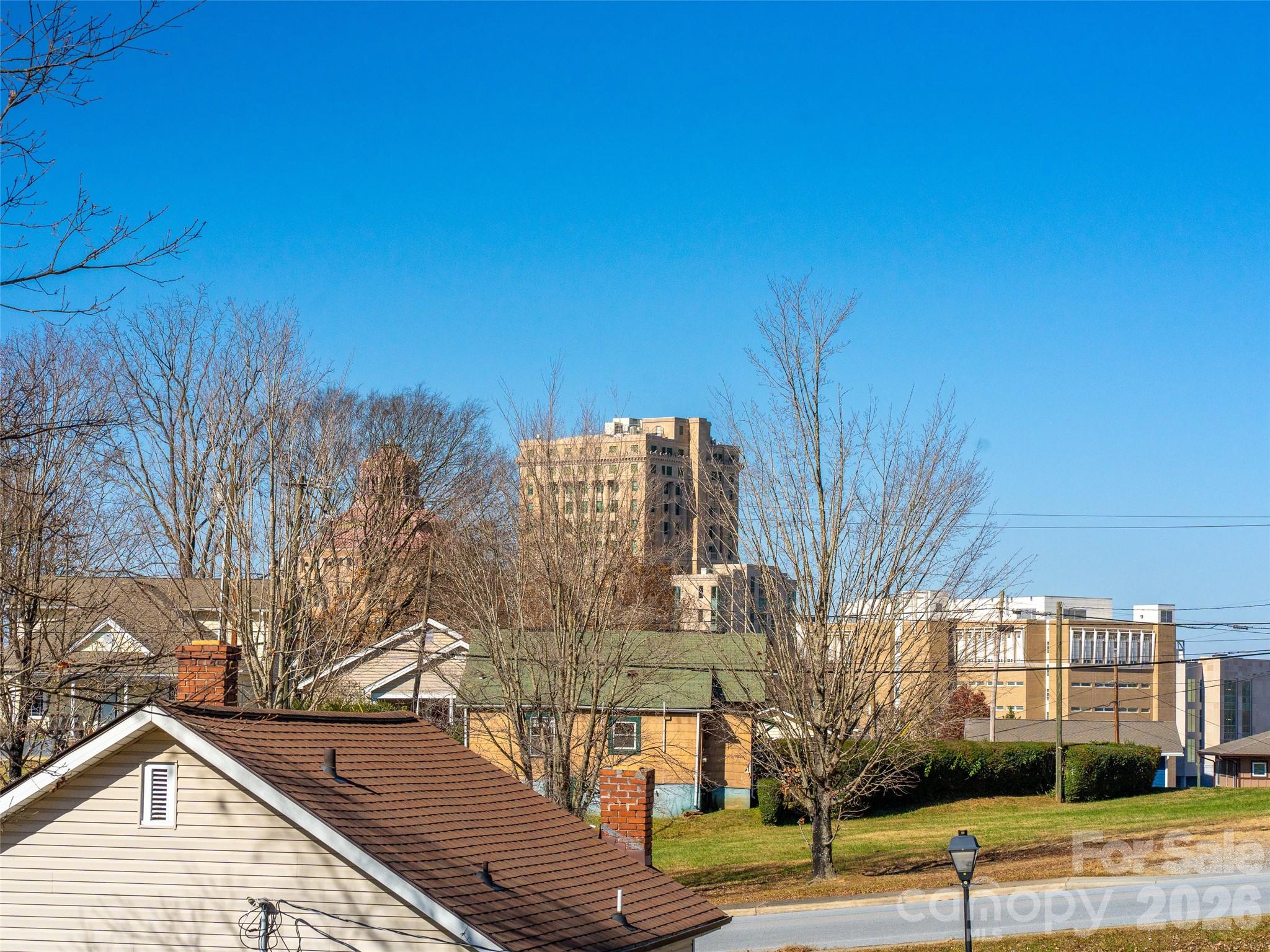 main property photo 11