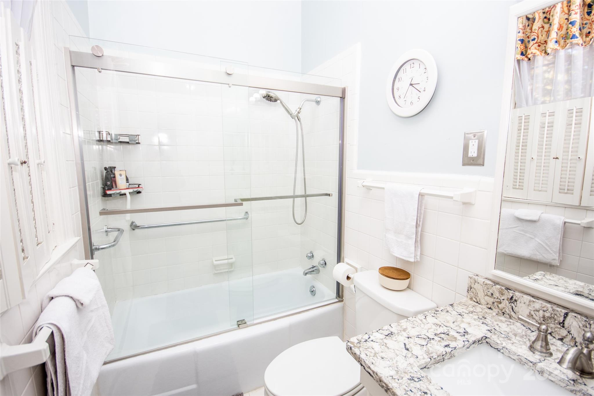property viewer photo 23