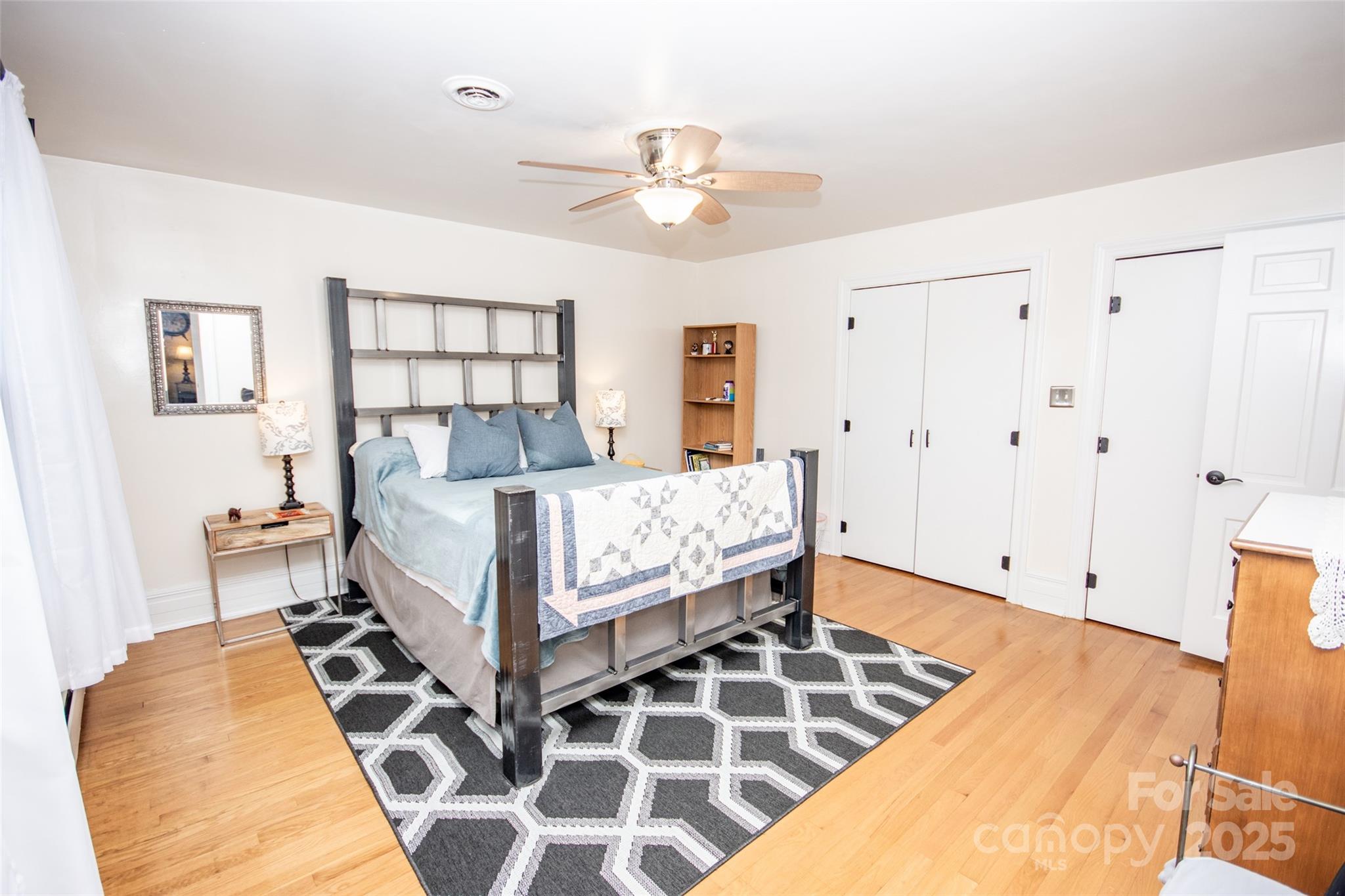 property viewer photo 29