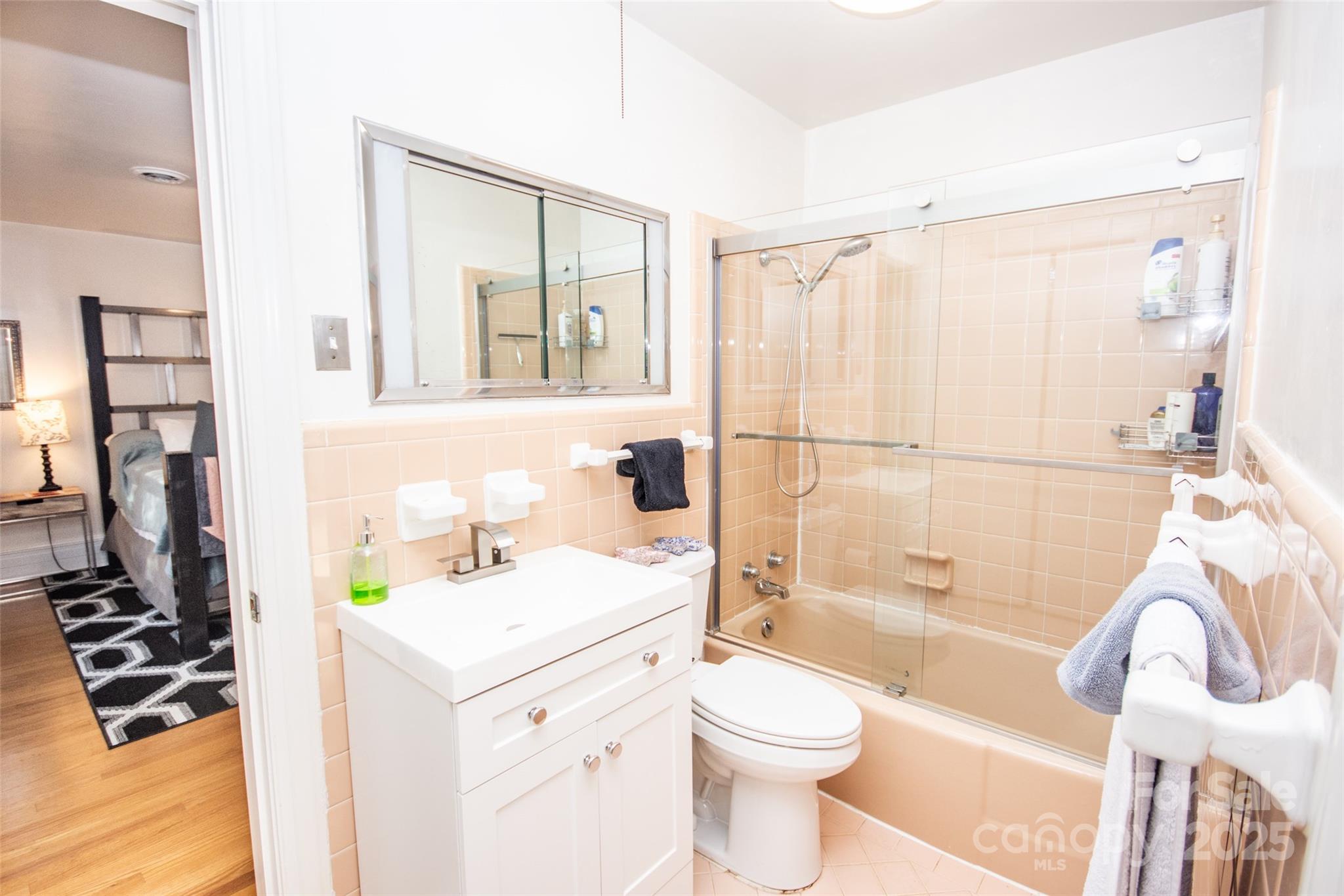 property viewer photo 30