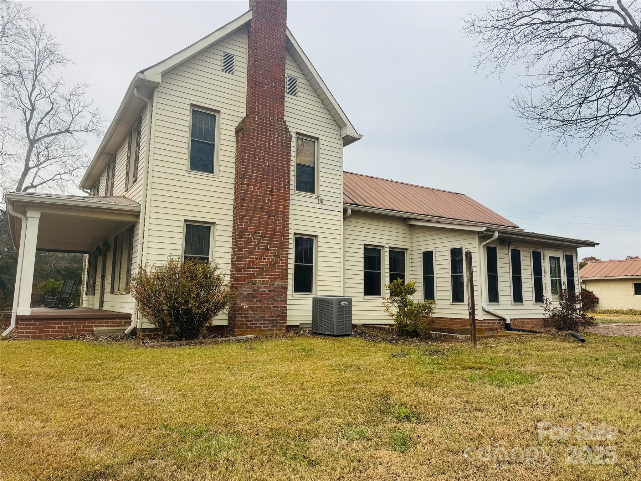 main property photo 4
