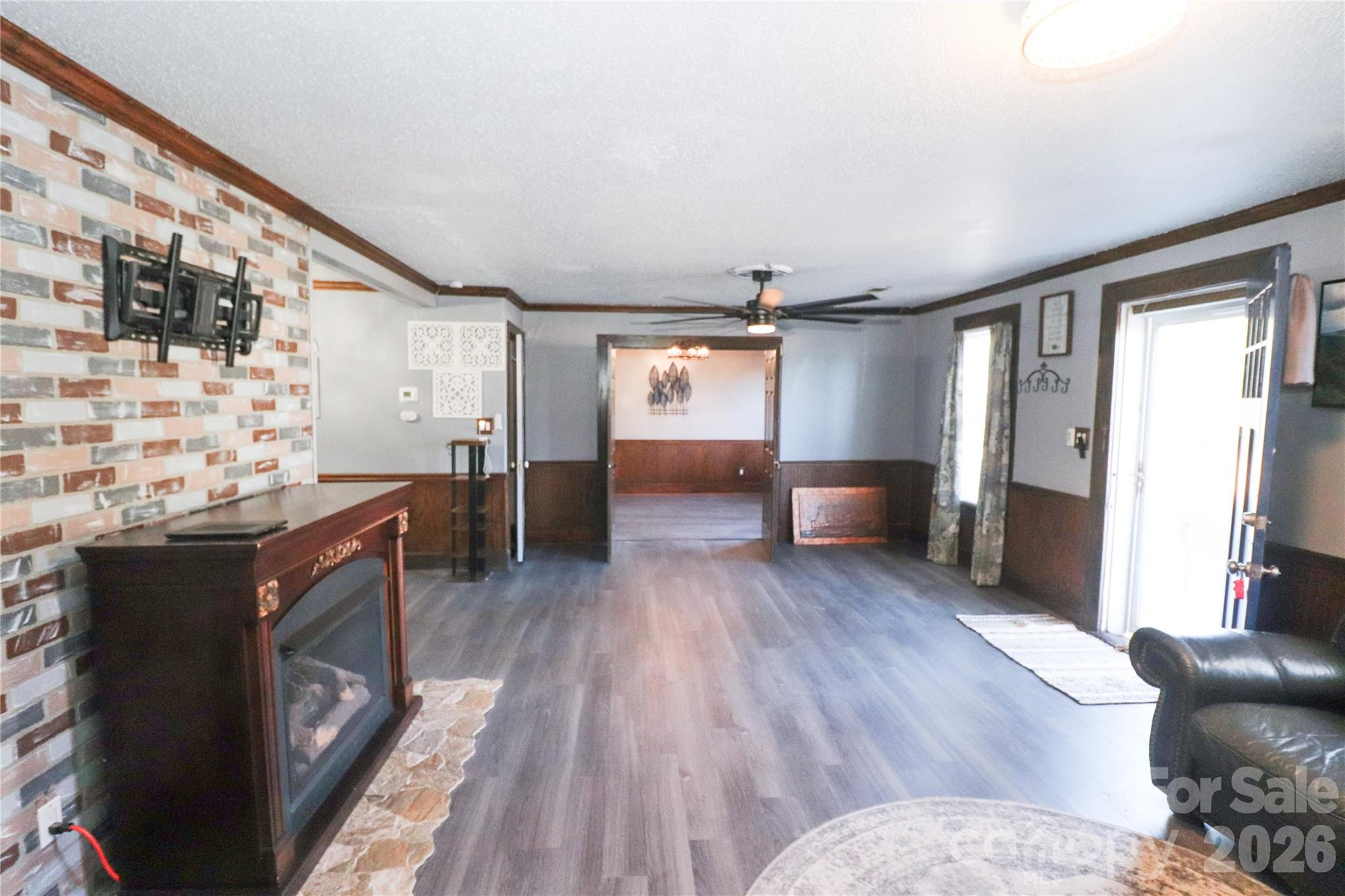 main property photo 13