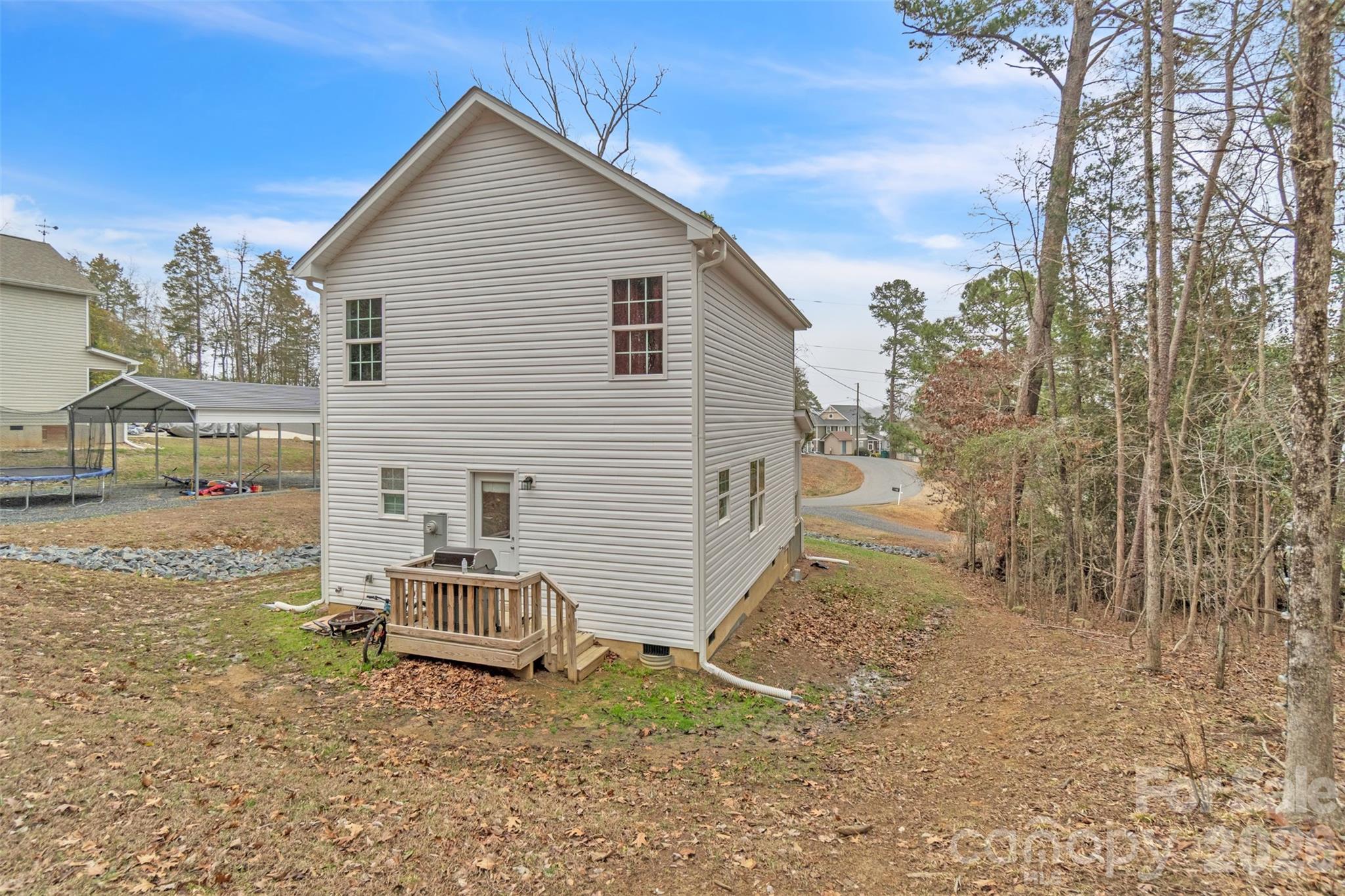 main property photo 6