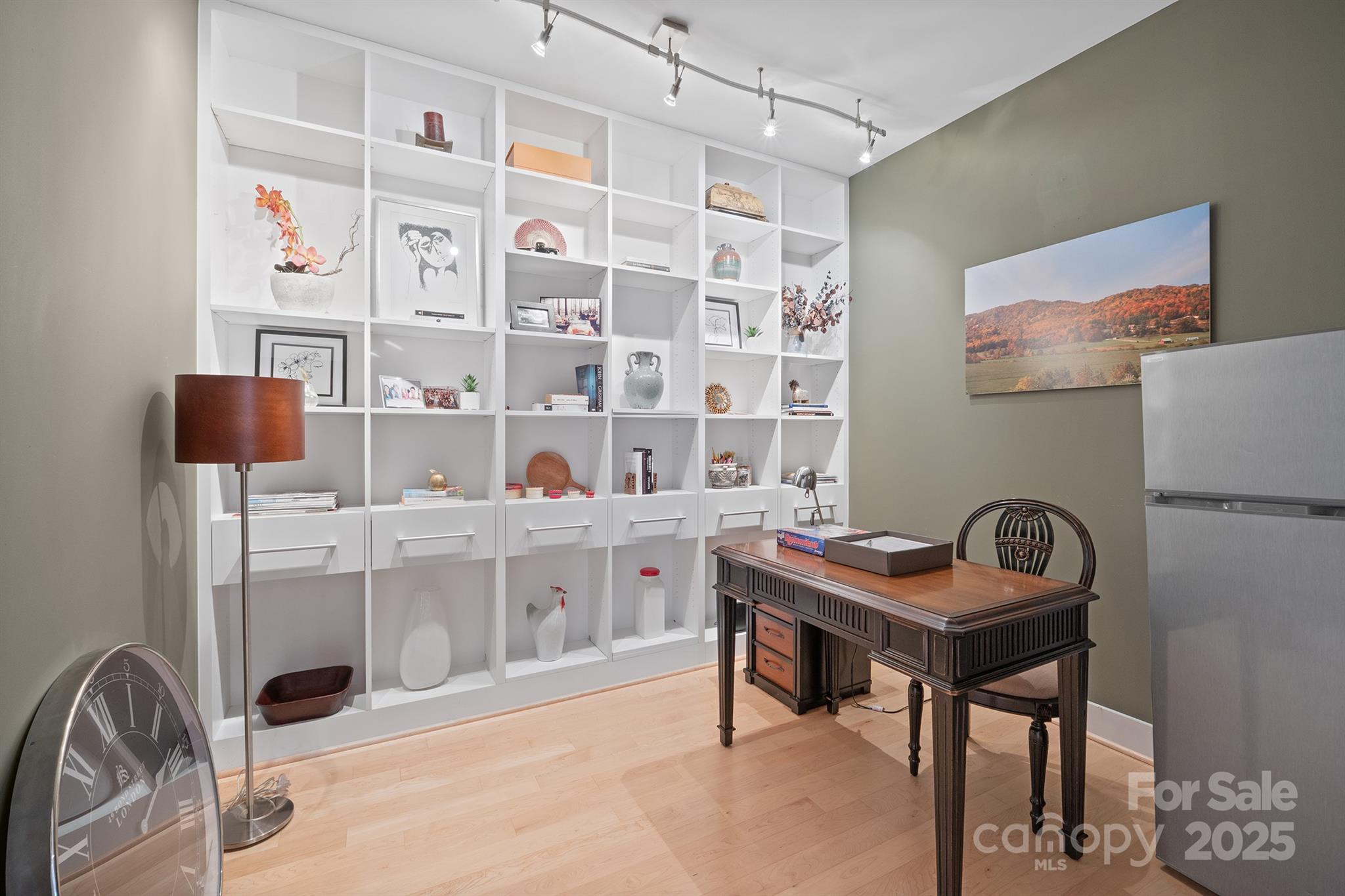 main property photo 24
