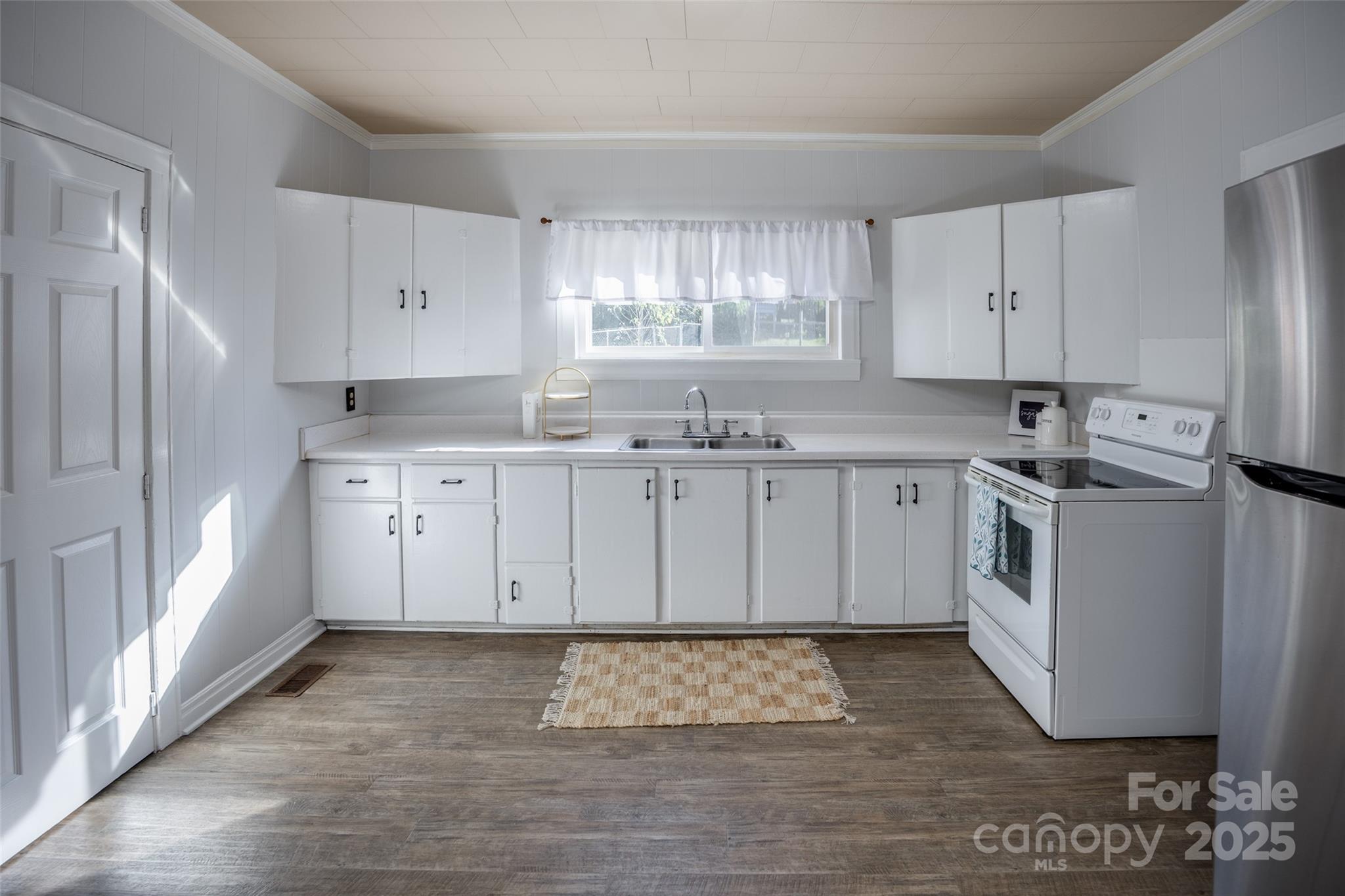 property viewer photo 10