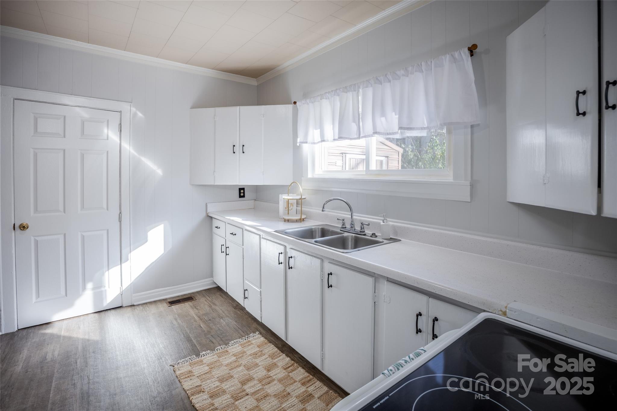 property viewer photo 11