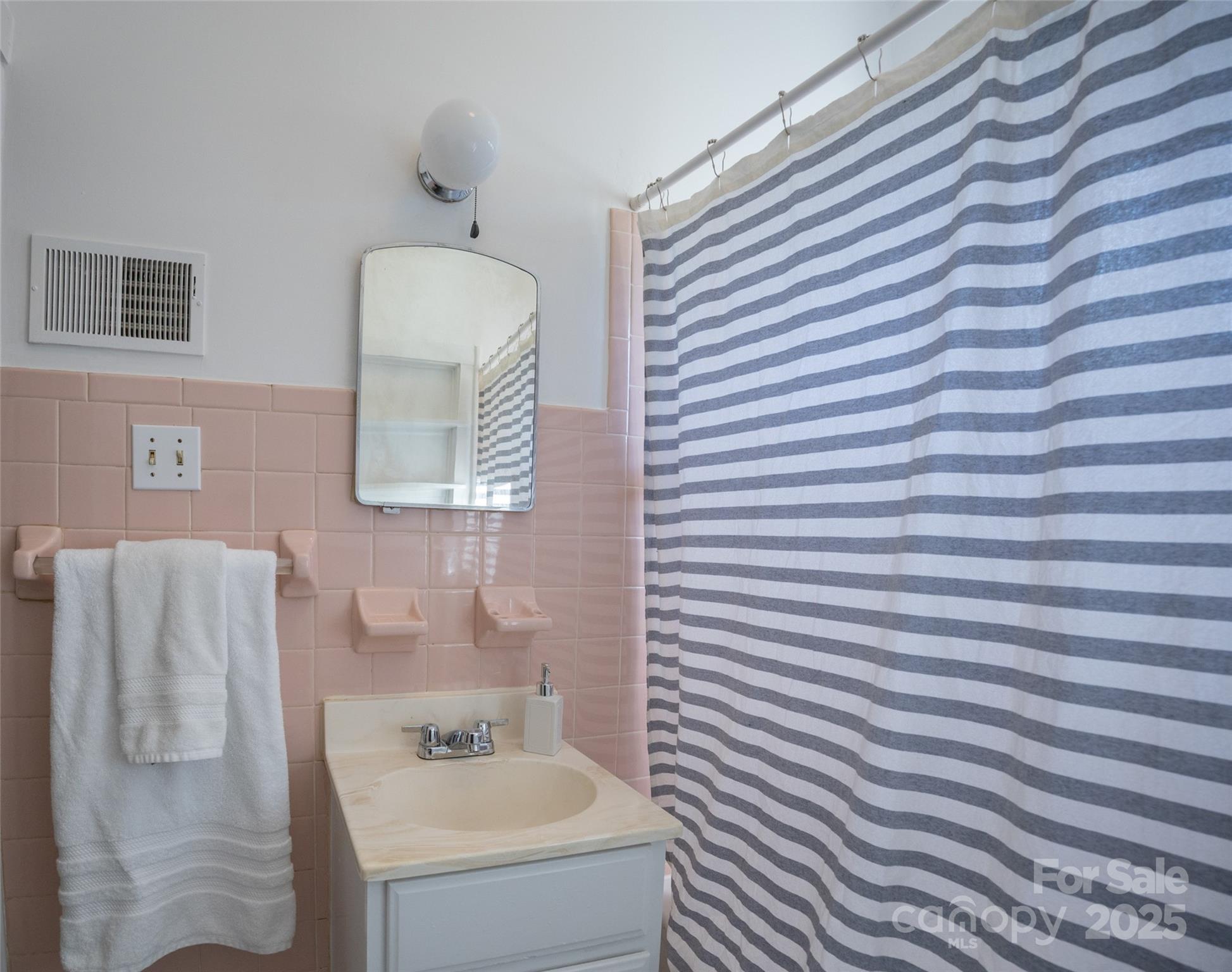 property viewer photo 16