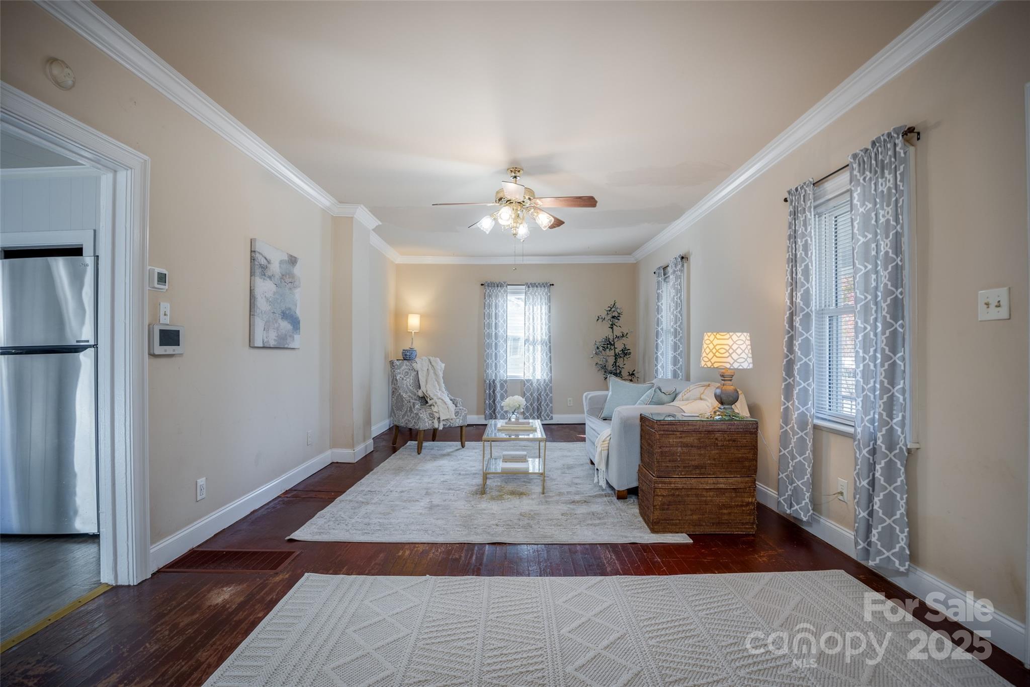 property viewer photo 6