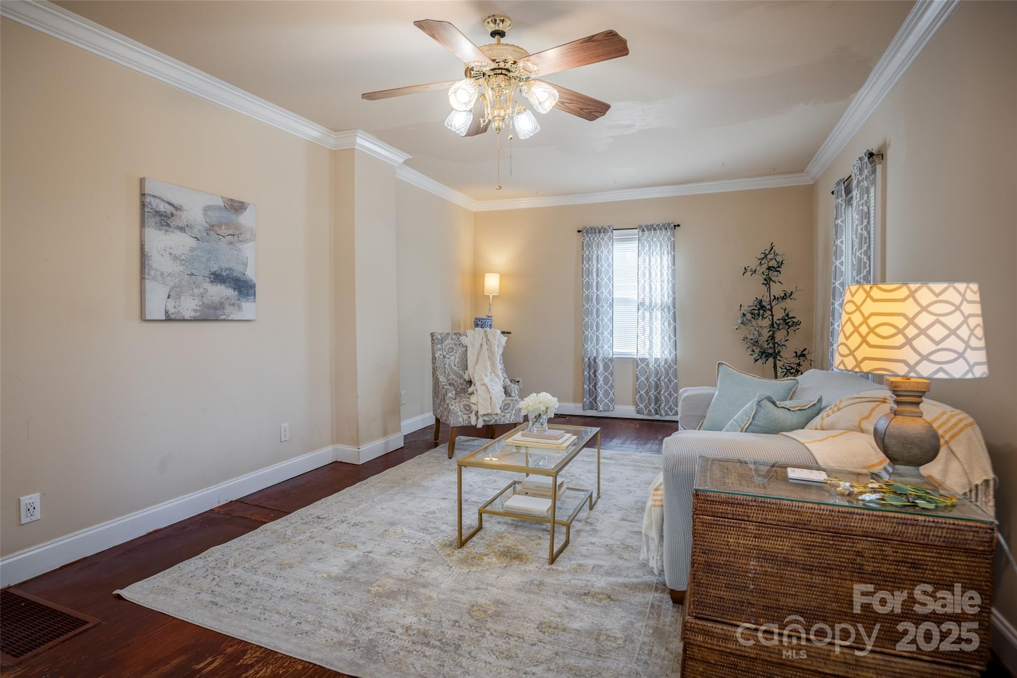 property viewer photo 7